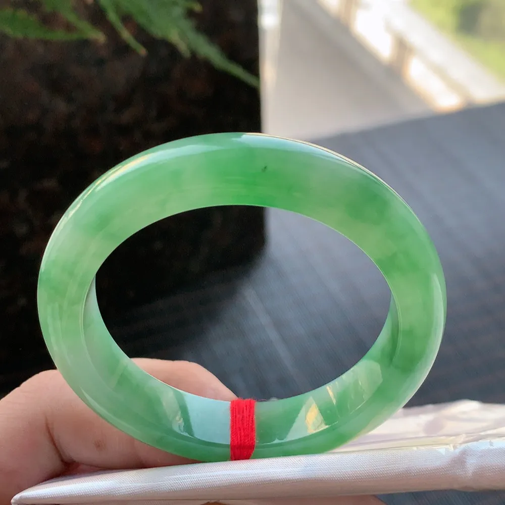 正圈冰糯阳绿 无瑕 尺寸: 51.5/11.7/8.6 色好🥰🥰