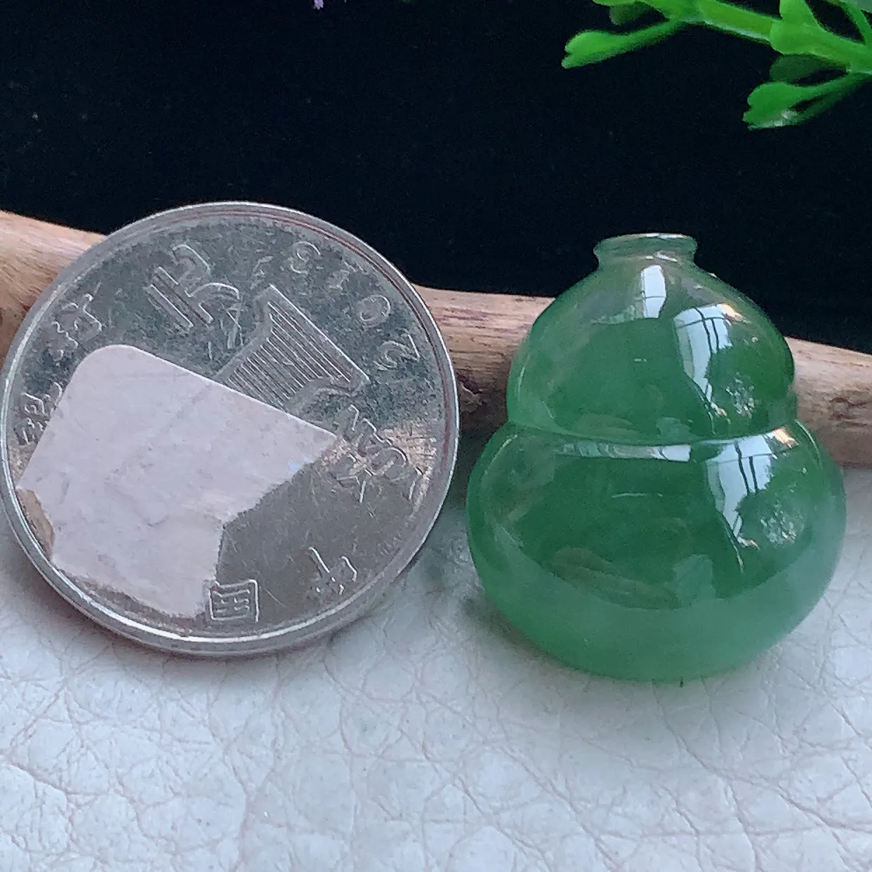 lz自然光23.3*20*9.2镶嵌款缅甸翡翠精雕冰油饱满葫芦玉吊坠 玉挂件