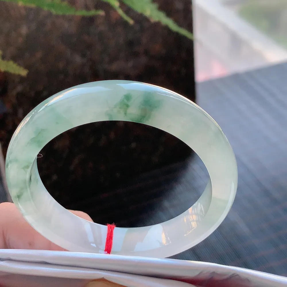 正圈高冰飘花 无瑕 尺寸:56.4/12.3/8.4 花美