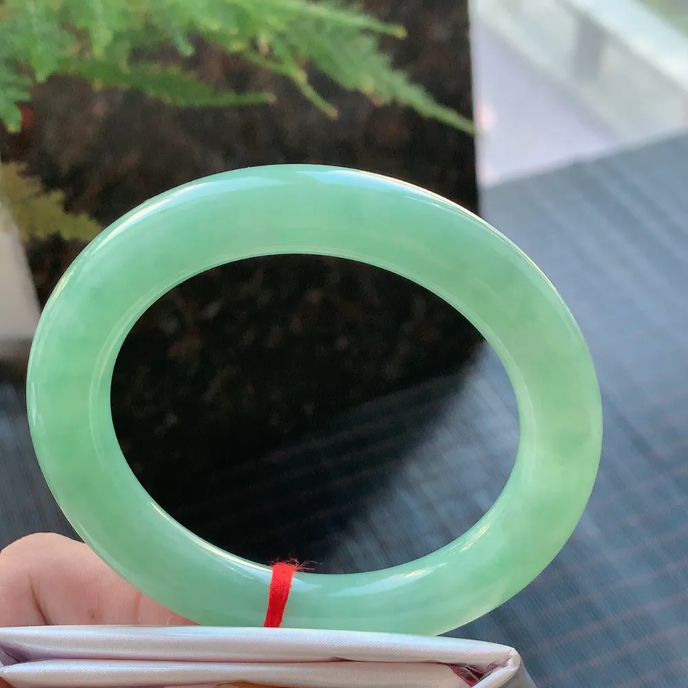 圆条满色冰绿 无瑕 尺寸:57.2/11.6/10 色好