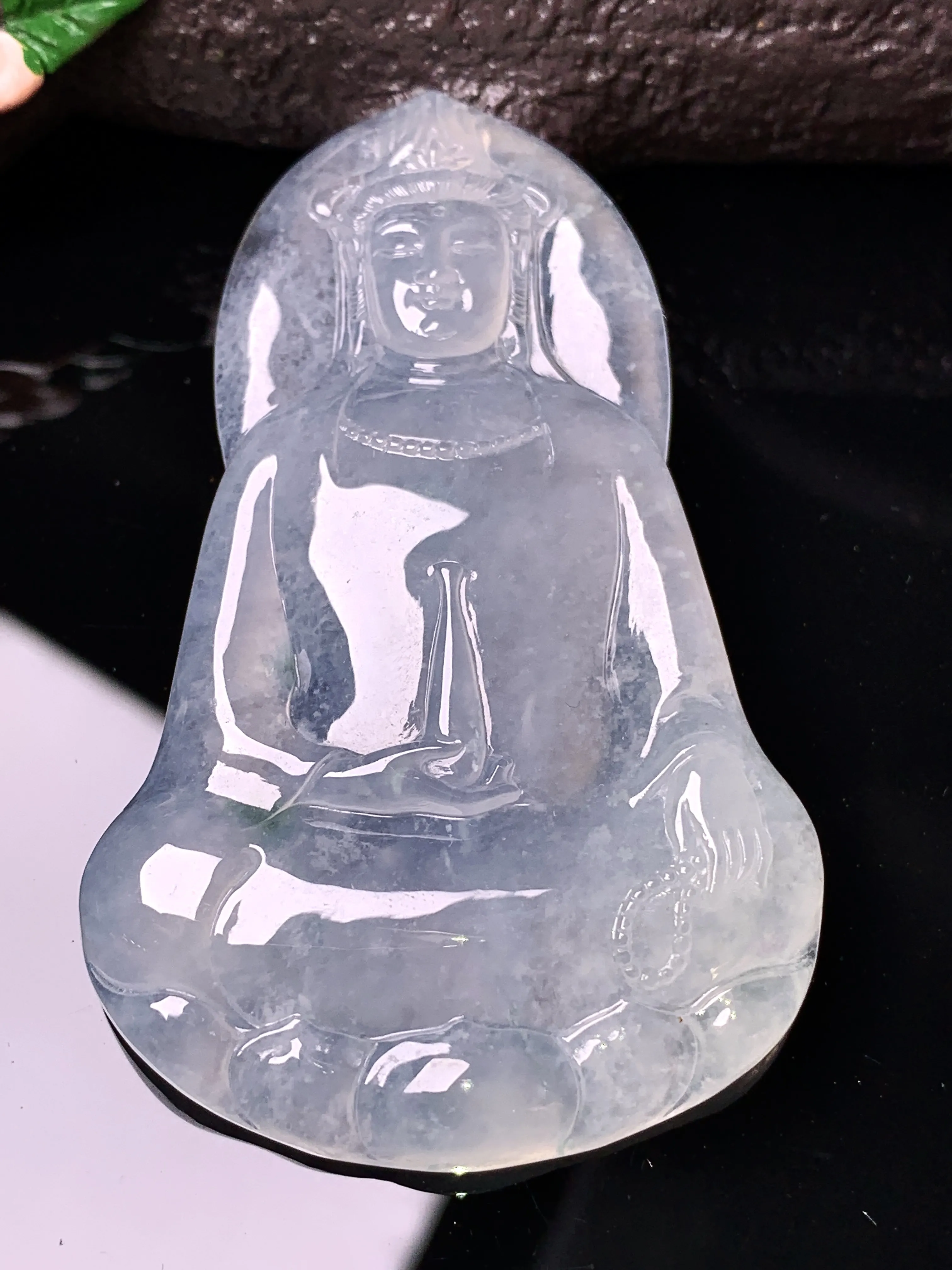 冰种观音吊坠 玉质细腻 色泽清新艳丽 整体尺寸60.5*37.7*5.8