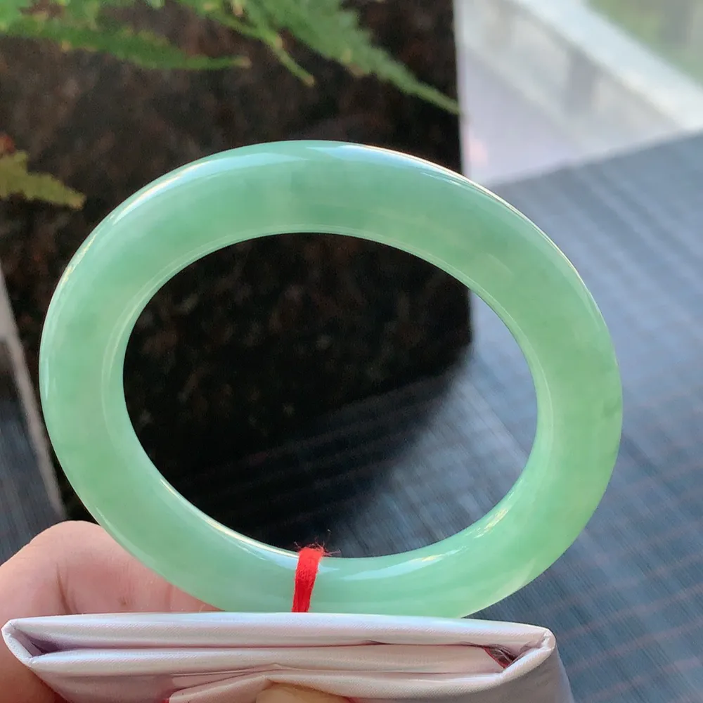 圆条满色冰绿 无瑕 尺寸:57.2/11.6/10 色好