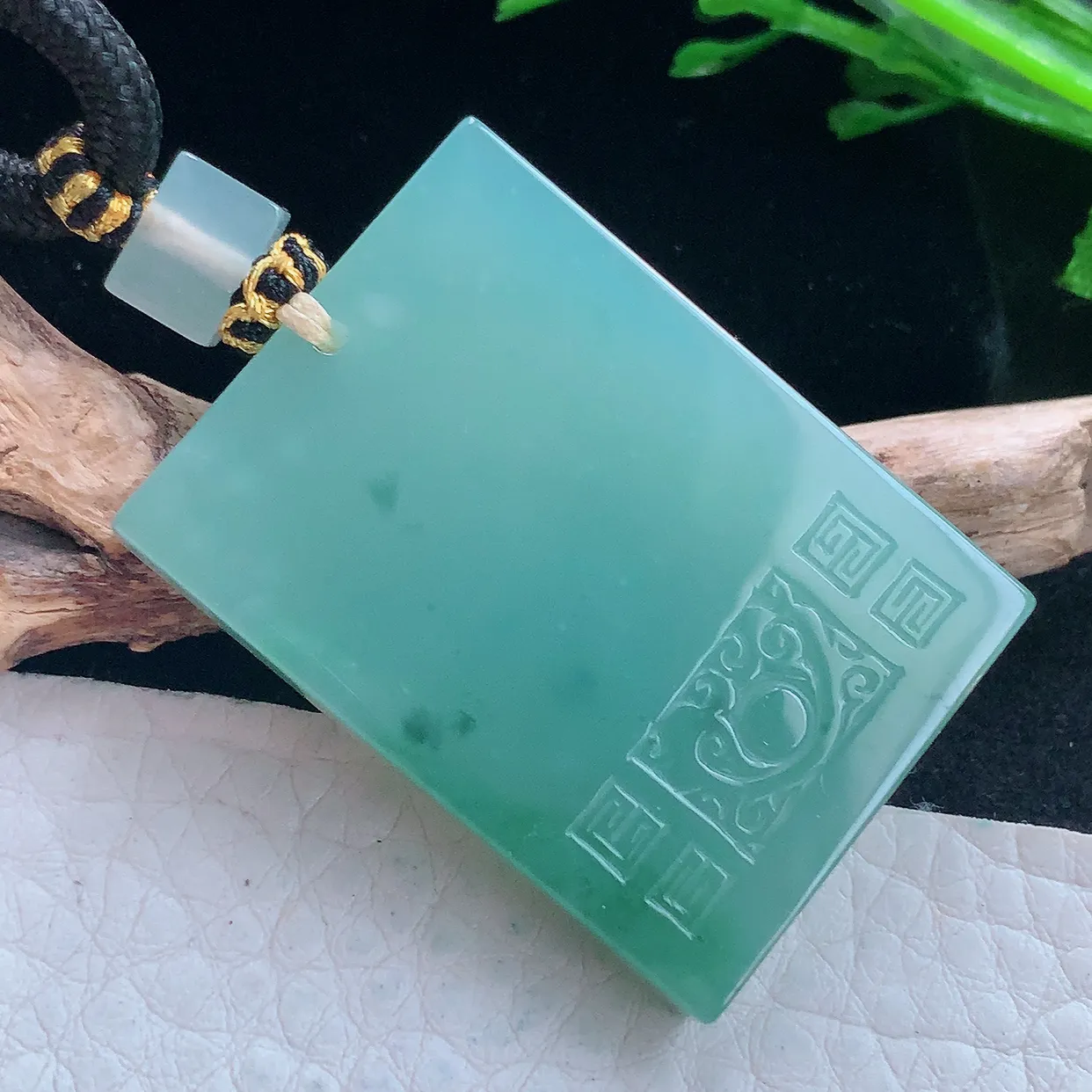 yl实拍37.3*27.3*5.6翡翠a货精雕冰润怀古雕平安无事牌 素面牌玉吊坠 玉挂件