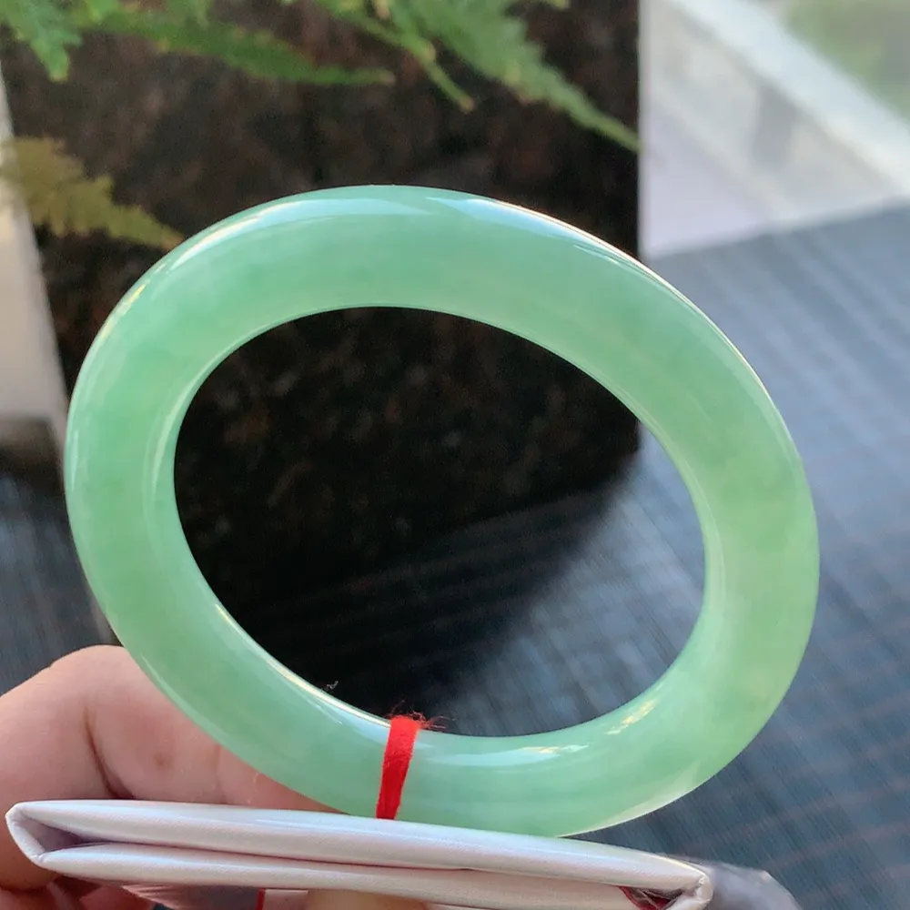 圆条满色冰绿 无瑕 尺寸:57.2/11.6/10 色好