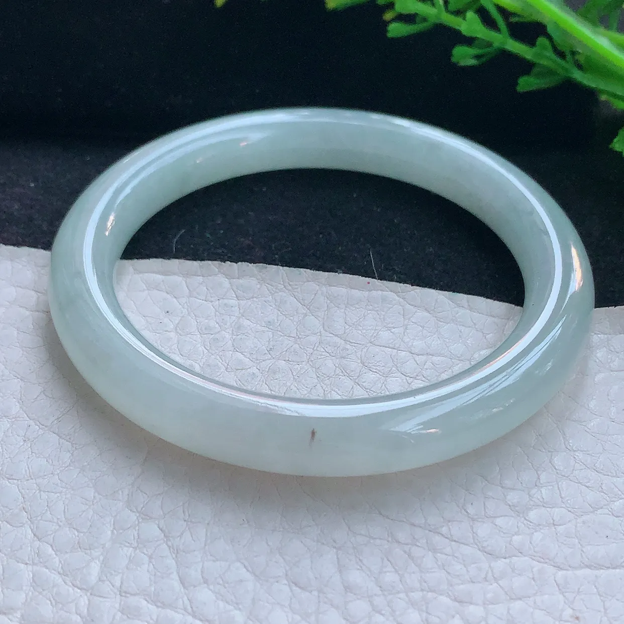 n自然光54*8.8美人镯 翡翠a货玉手镯精美纯美圆条玉手环 叮当镯