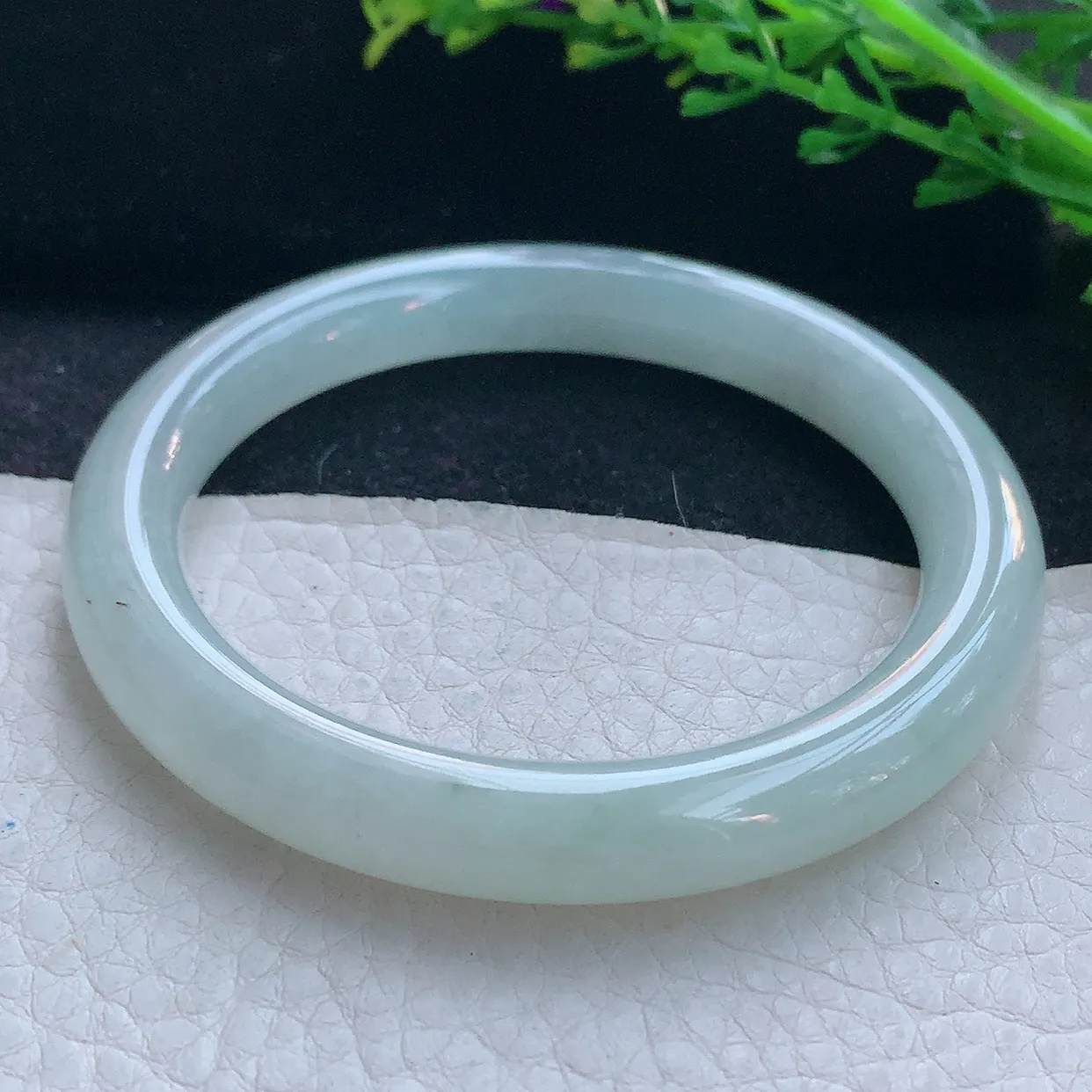 n自然光54*8.8美人镯 翡翠a货玉手镯精美纯美圆条玉手环 叮当镯