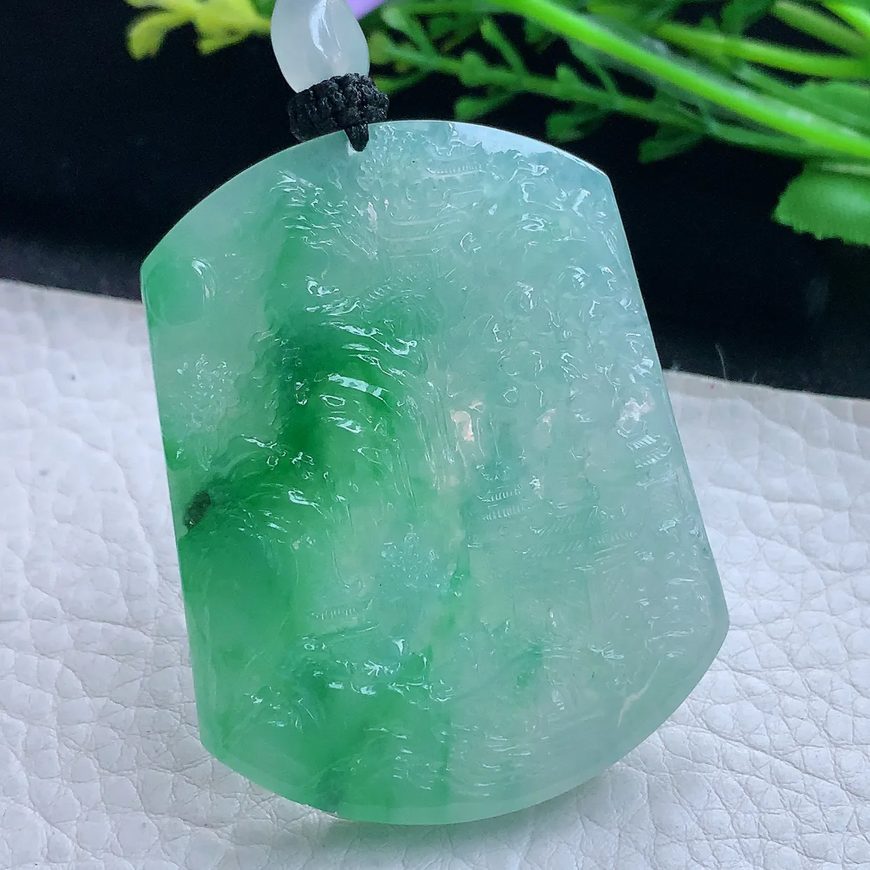 yl实拍55*43.5*5.6翡翠a货精雕冰飘阳绿山水 大好河山玉吊坠 玉挂件