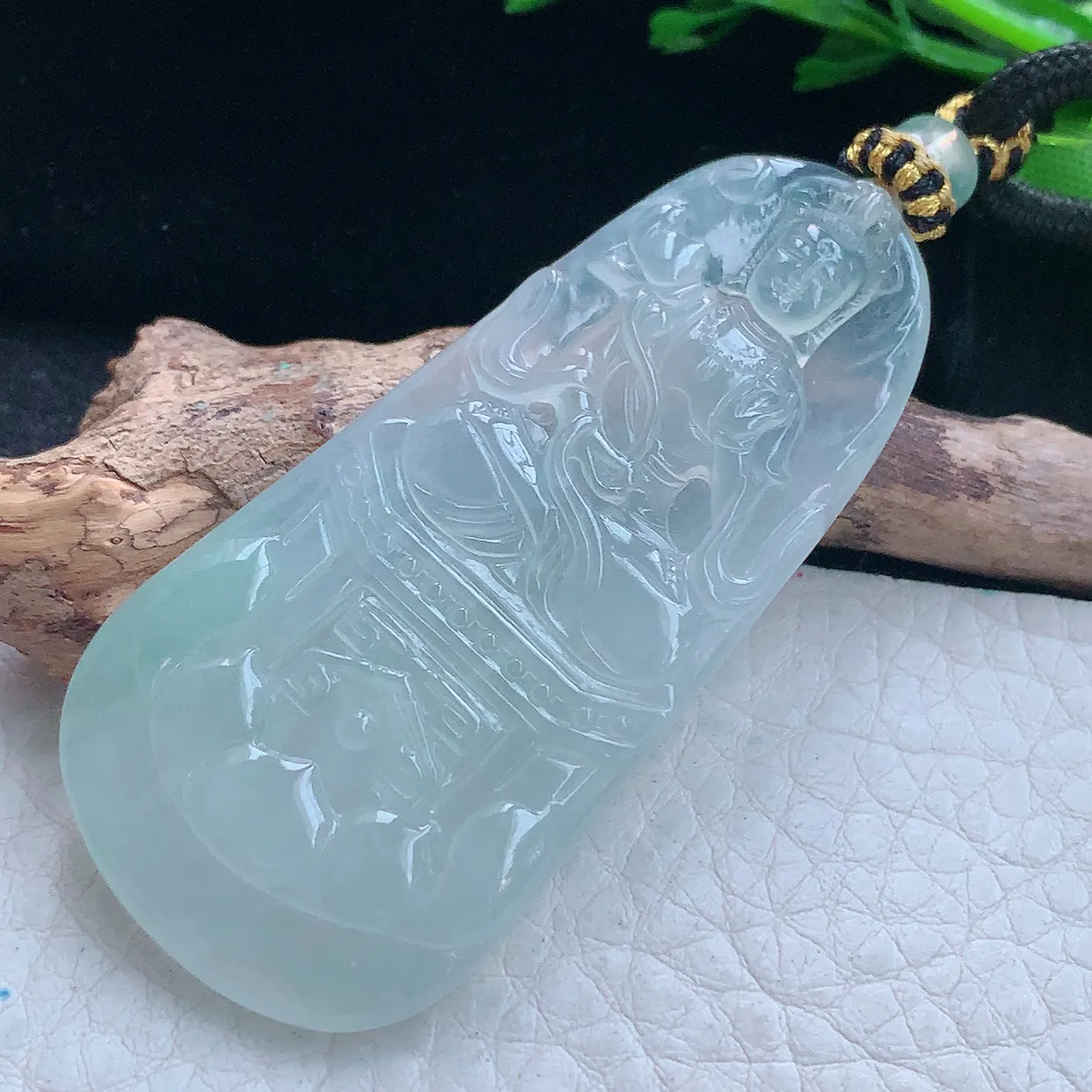 yl实拍59.3*28.5*5.2翡翠a货精雕冰种持莲观音 玉观音玉吊坠 玉挂件