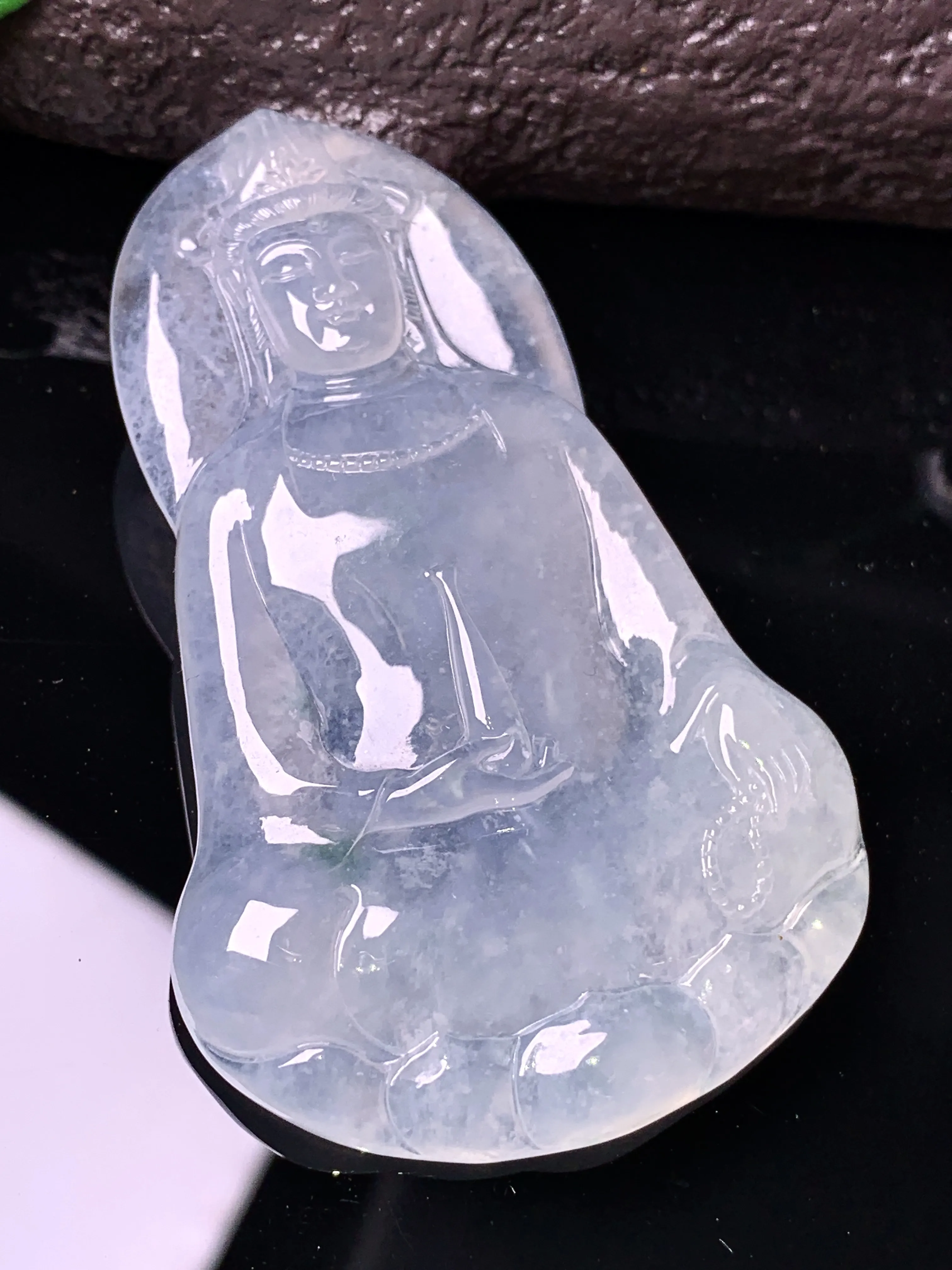 冰种观音吊坠 玉质细腻 色泽清新艳丽 整体尺寸60.5*37.7*5.8