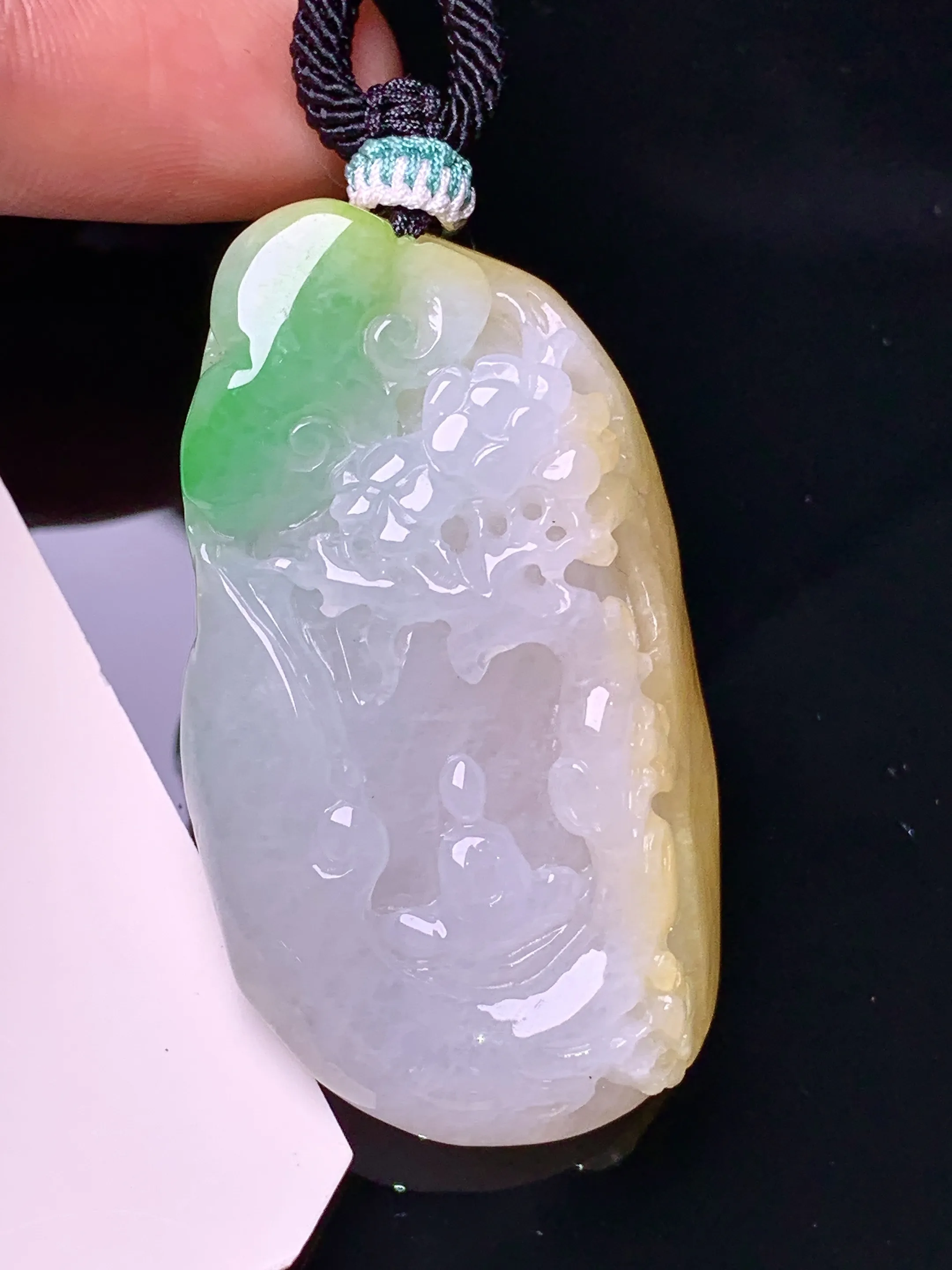 飘黄绿悟道吊坠 玉质细腻 色泽清新艳丽 整体尺寸47.2*26.5*11.2