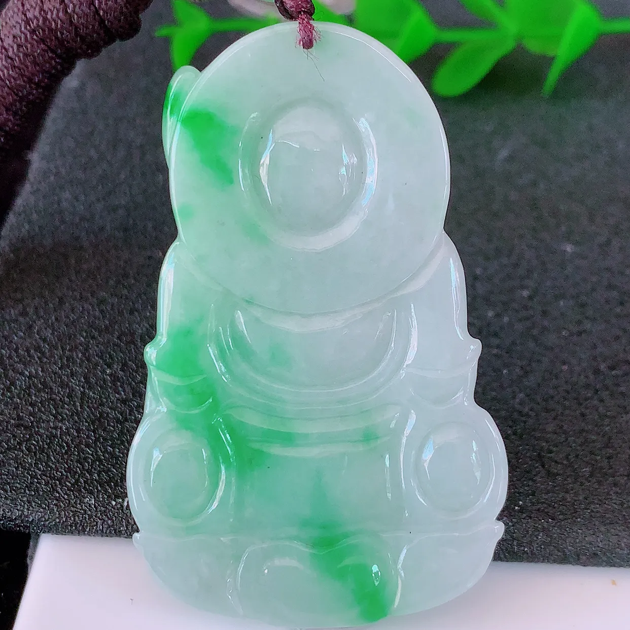 自然光实拍，冰润飘绿翡翠观音菩萨吊坠，赐福观音，玉润通透，慈祥端庄！#46.16