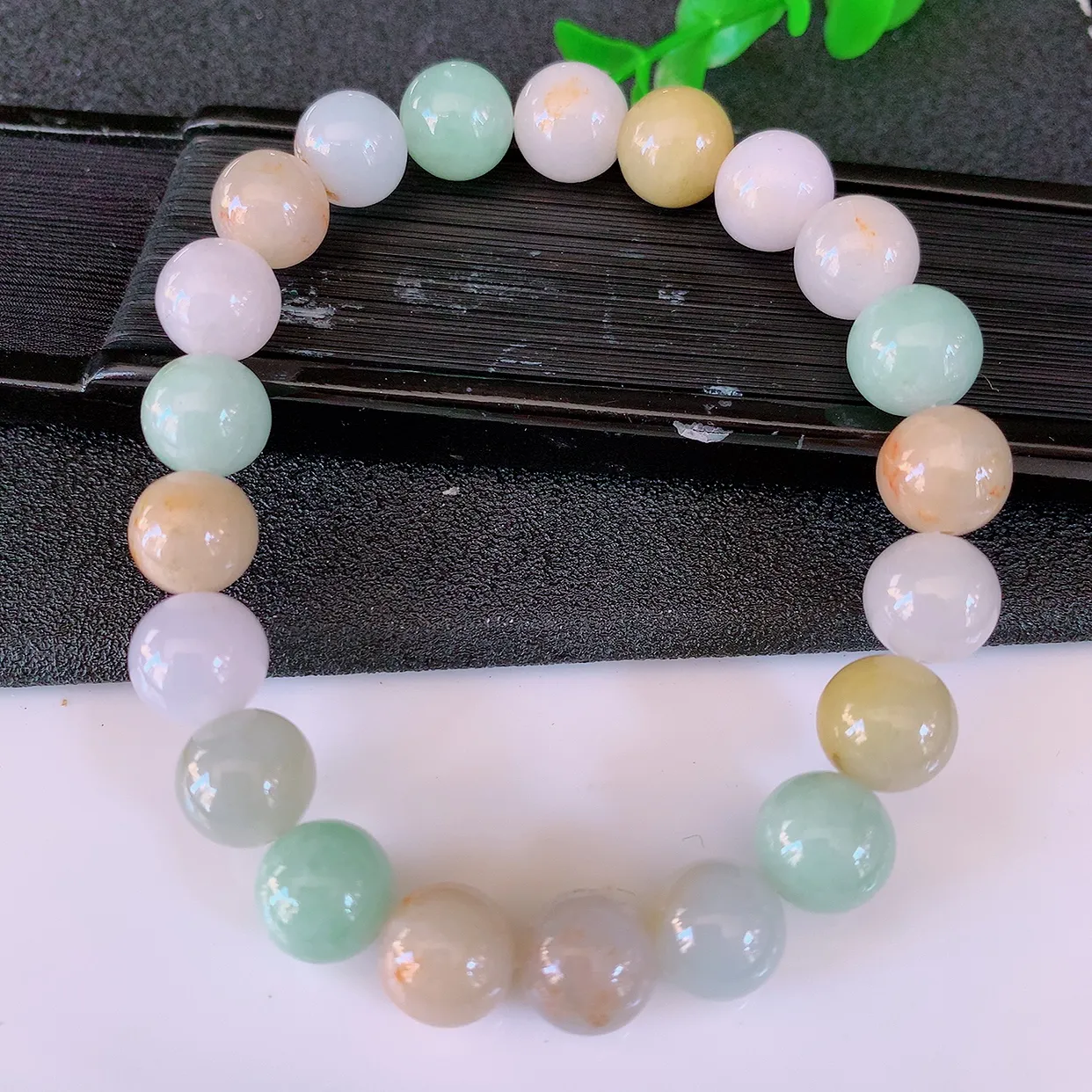 自然光实拍，冰润多宝翡翠手链，多彩翡翠手串，颜色丰富，料子细腻，高档大气，自戴送礼佳品！#46.16