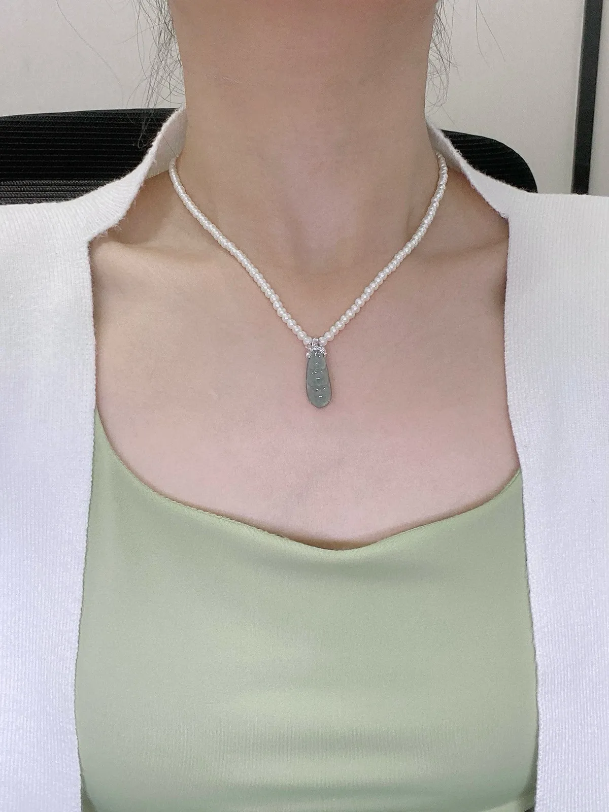 【冰种晴底福豆吊坠】小精品滴流，种地上乘，冰感十足，通透起光，饱满圆润，18k金钻镶嵌，裸石尺寸21.5*9.1*4.6毫米