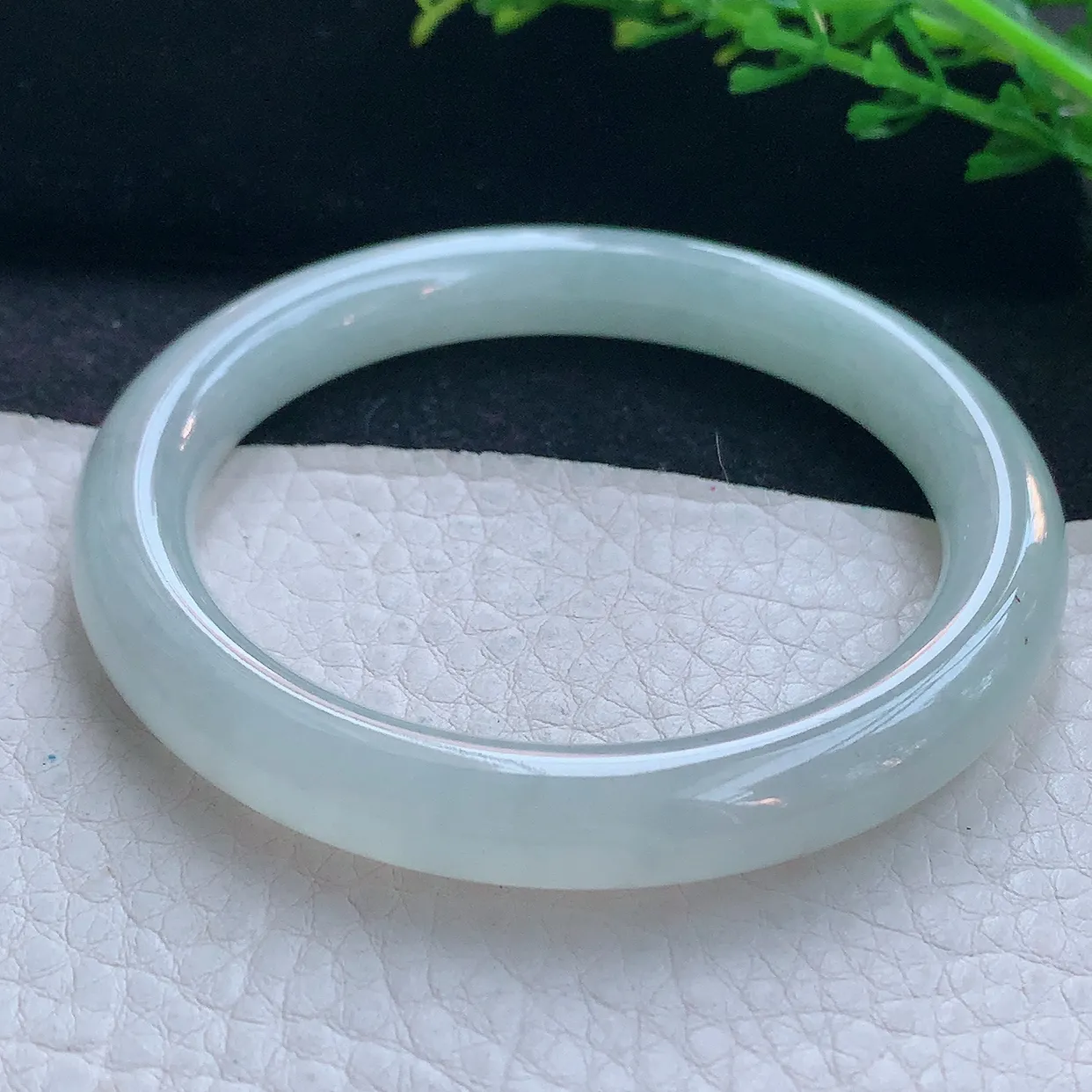 n自然光54*8.8美人镯 翡翠a货玉手镯精美纯美圆条玉手环 叮当镯