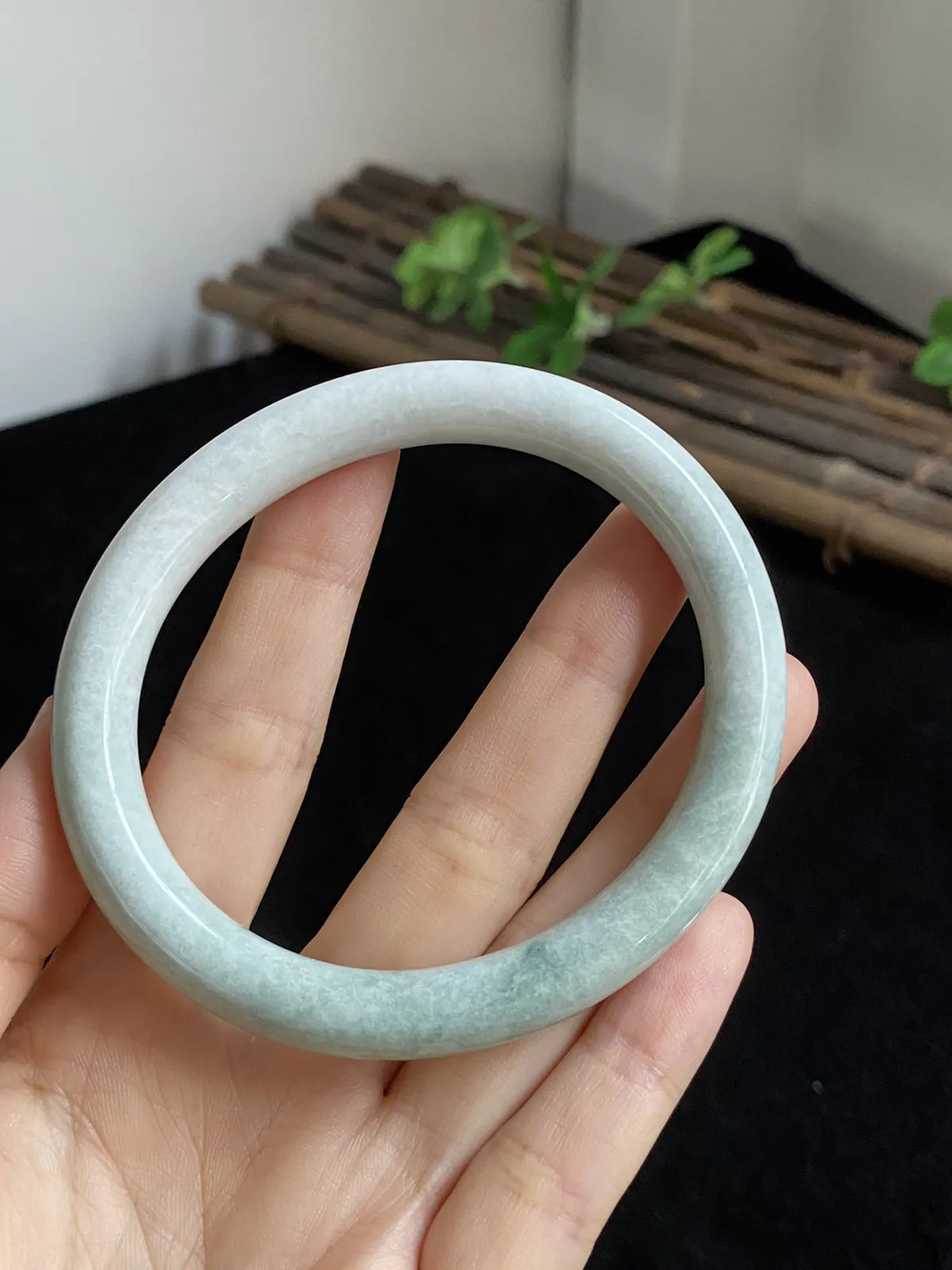 贵妃镯60圈口，翡翠手镯