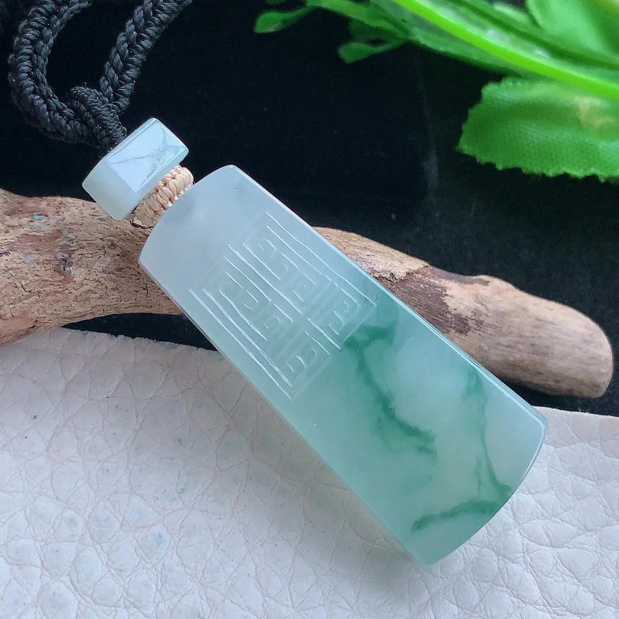 yl实拍40.2*17.6*6翡翠a货精雕冰飘花怀古雕无事牌玉吊坠 玉挂件