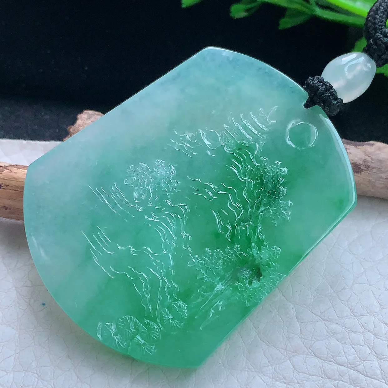 yl实拍55*43.5*5.6翡翠a货精雕冰飘阳绿山水 大好河山玉吊坠 玉挂件