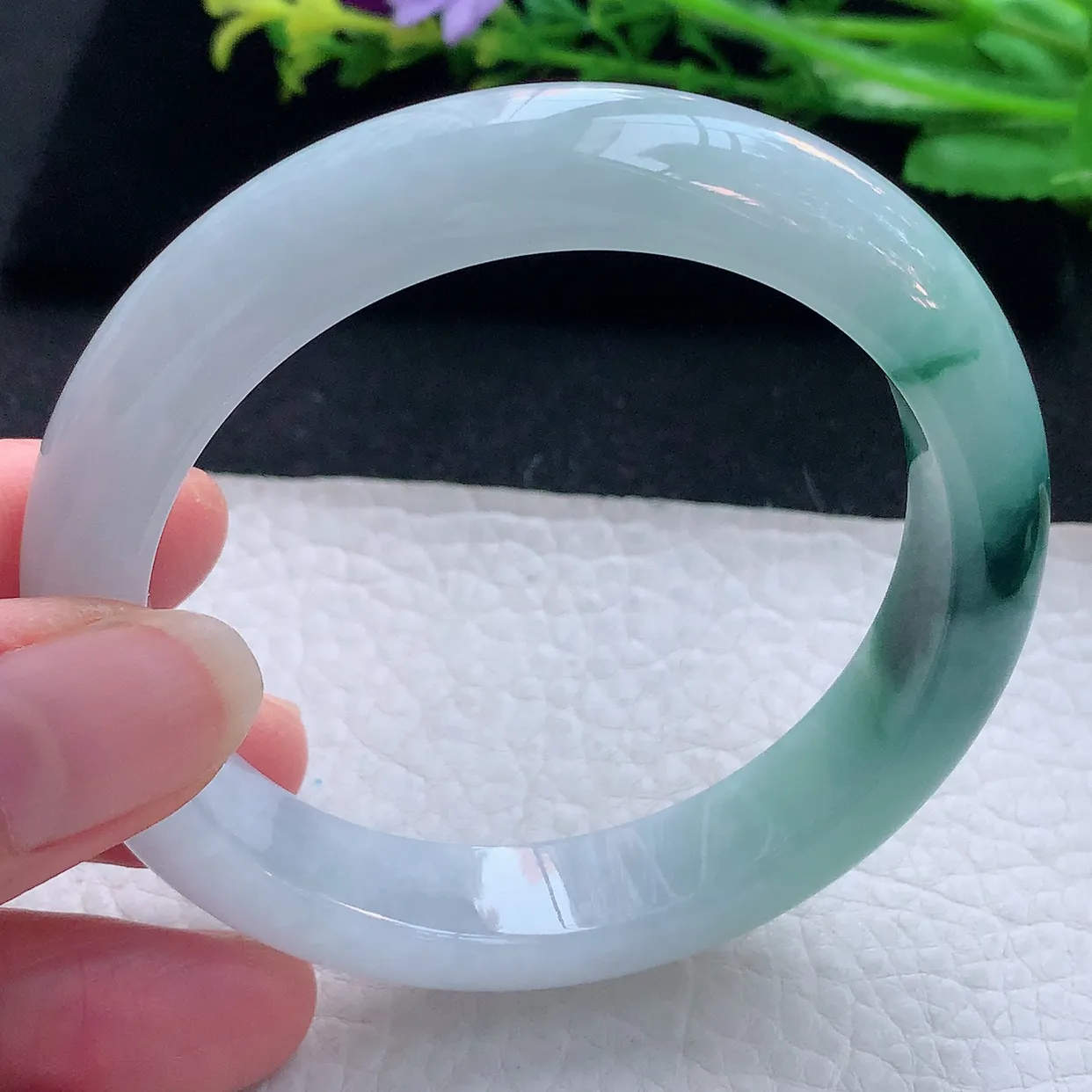 nr自然光56*12.2*8.5平安镯 翡翠a货玉手镯飘蓝花宽边玉手环