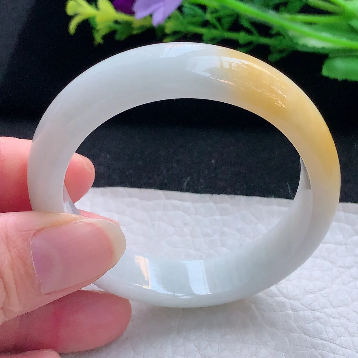 nr自然光57*48.5*12.6*7招财贵妃镯 翡翠a货玉手镯双彩宽边玉手环