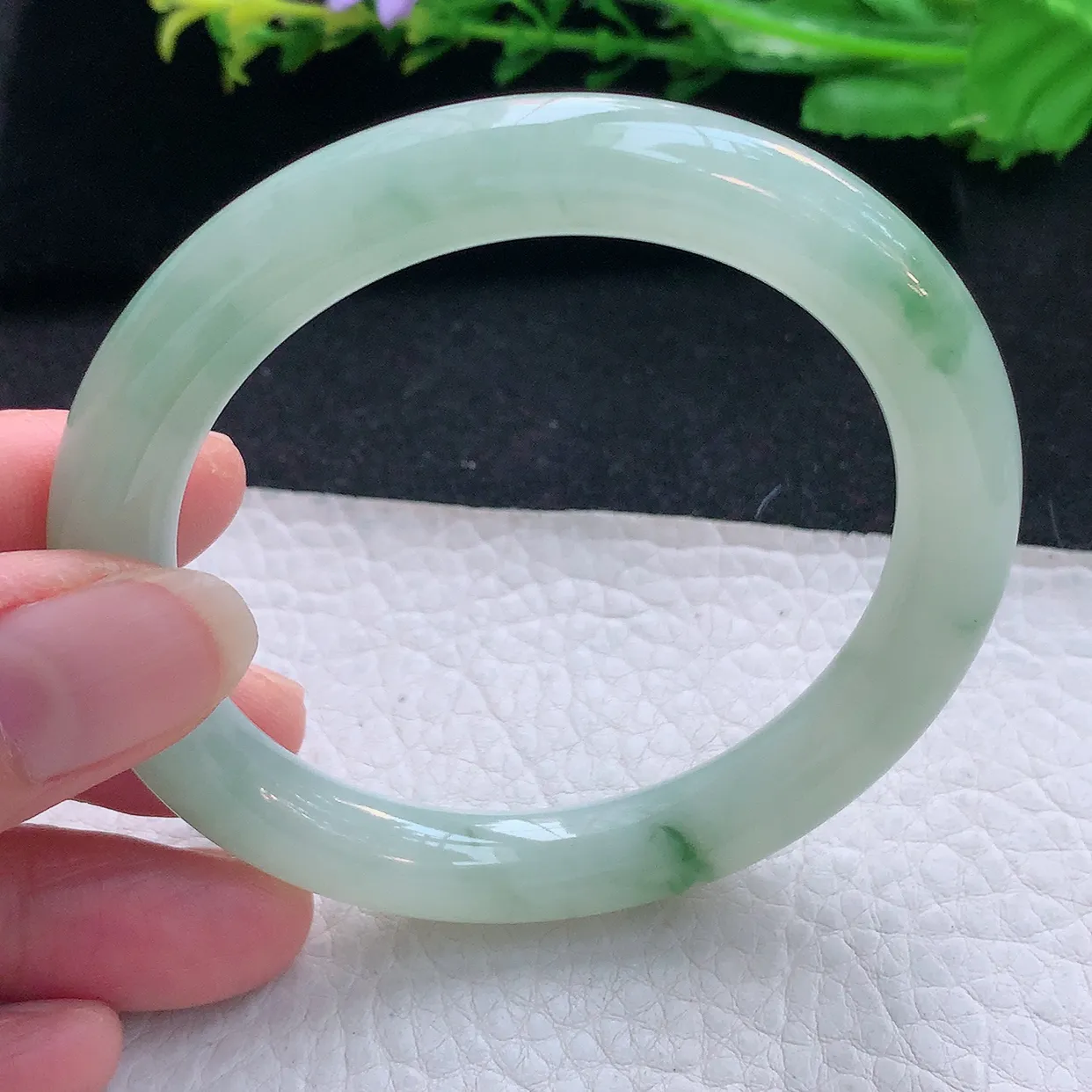 xx自然光56*9.3美人镯 翡翠a货玉手镯冰飘花圆条玉手环 叮当镯