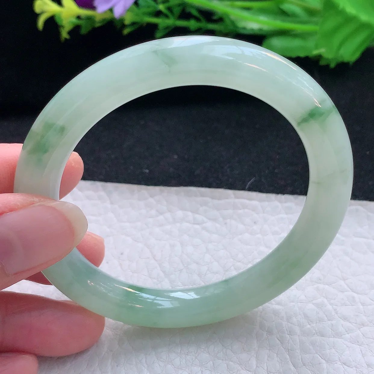 xx自然光56*9.3美人镯 翡翠a货玉手镯冰飘花圆条玉手环 叮当镯