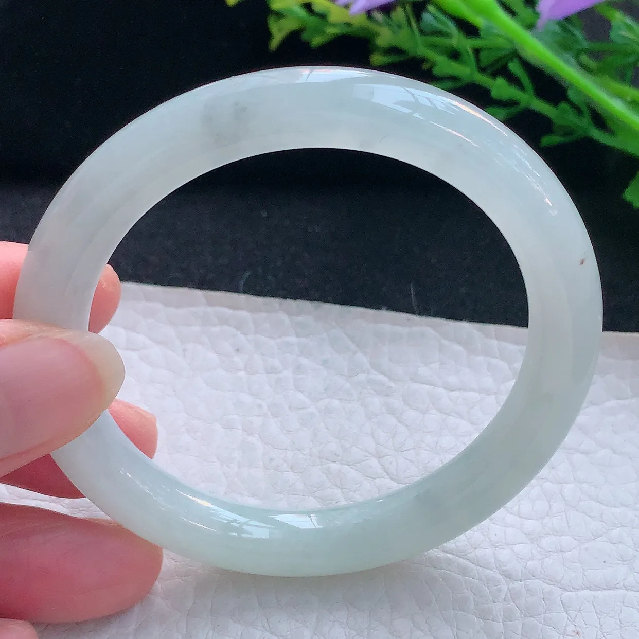 n自然光54*8.8美人镯 翡翠a货玉手镯精美纯美圆条玉手环 叮当镯