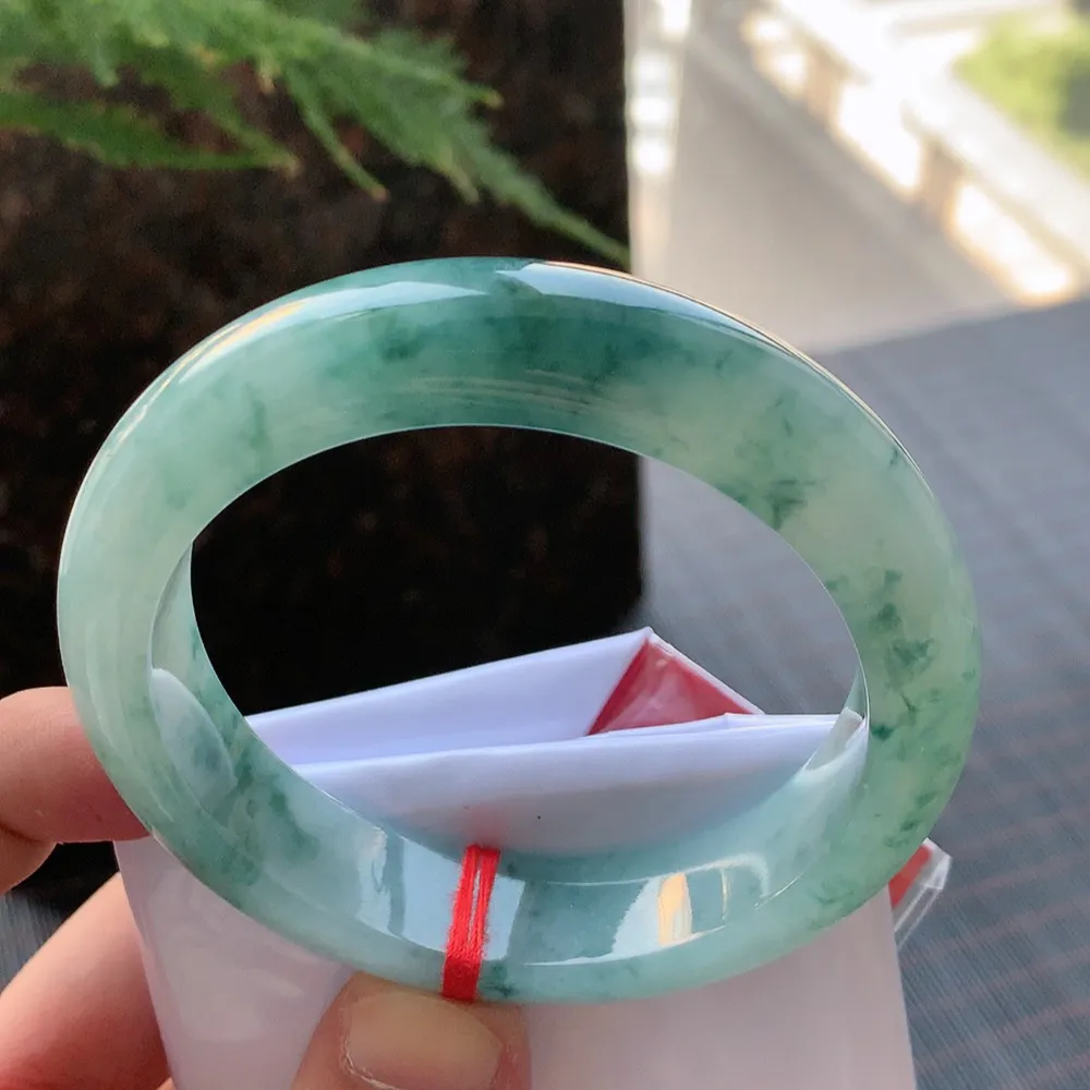 正圈冰飘花 无瑕 尺寸:60.1/14.5/9.5 花美