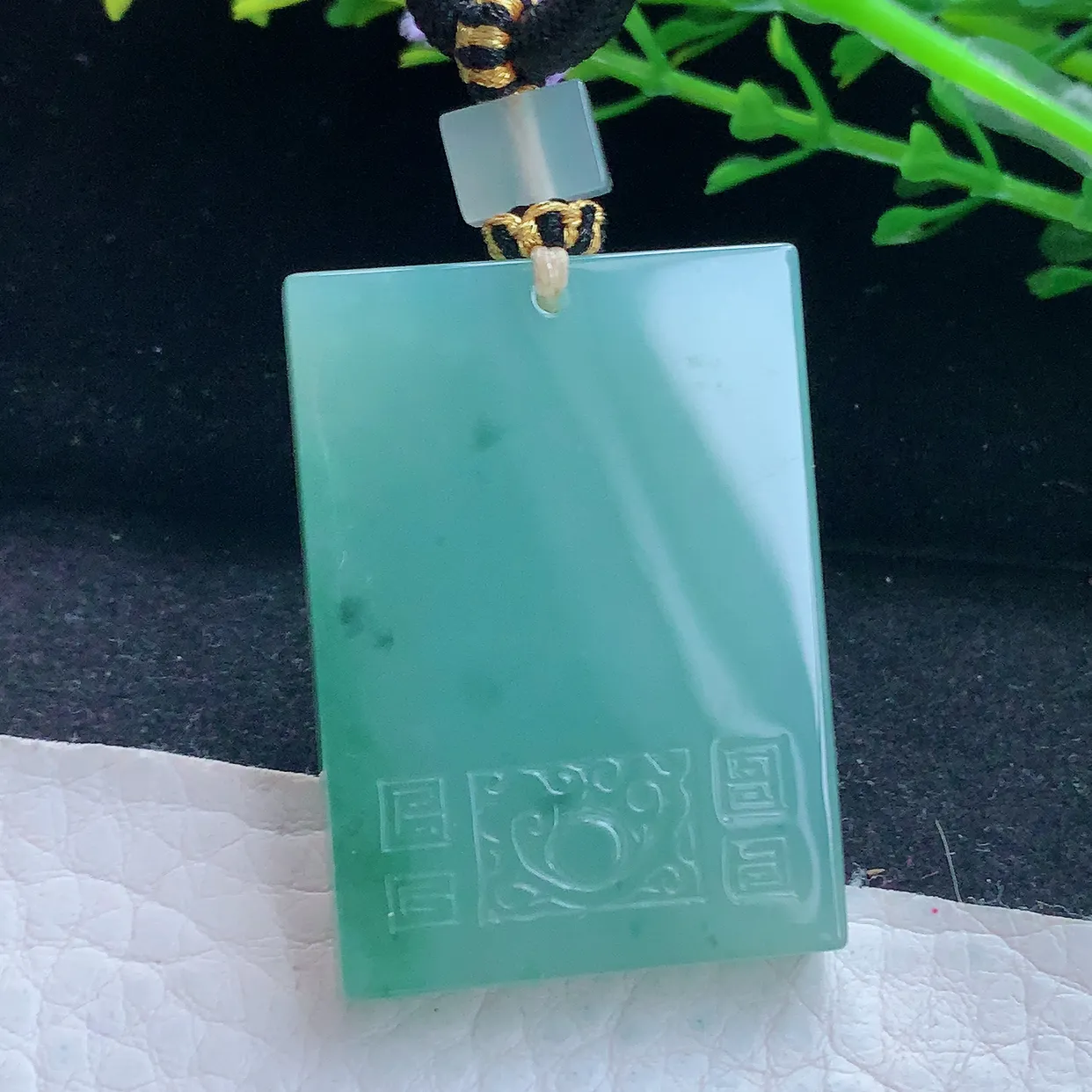yl实拍37.3*27.3*5.6翡翠a货精雕冰润怀古雕平安无事牌 素面牌玉吊坠 玉挂件