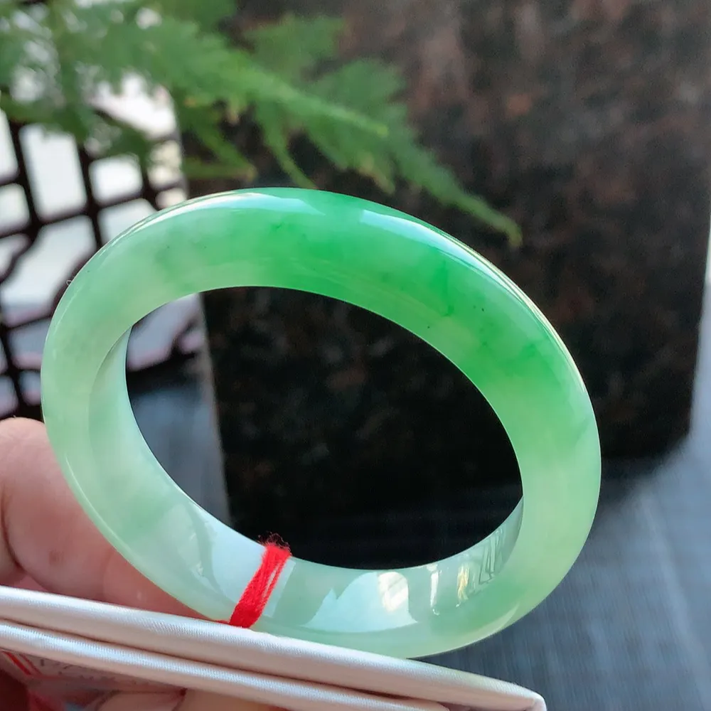 正圈冰阳绿 一丝细线 尺寸:50.7/12.1/7.7 色阳