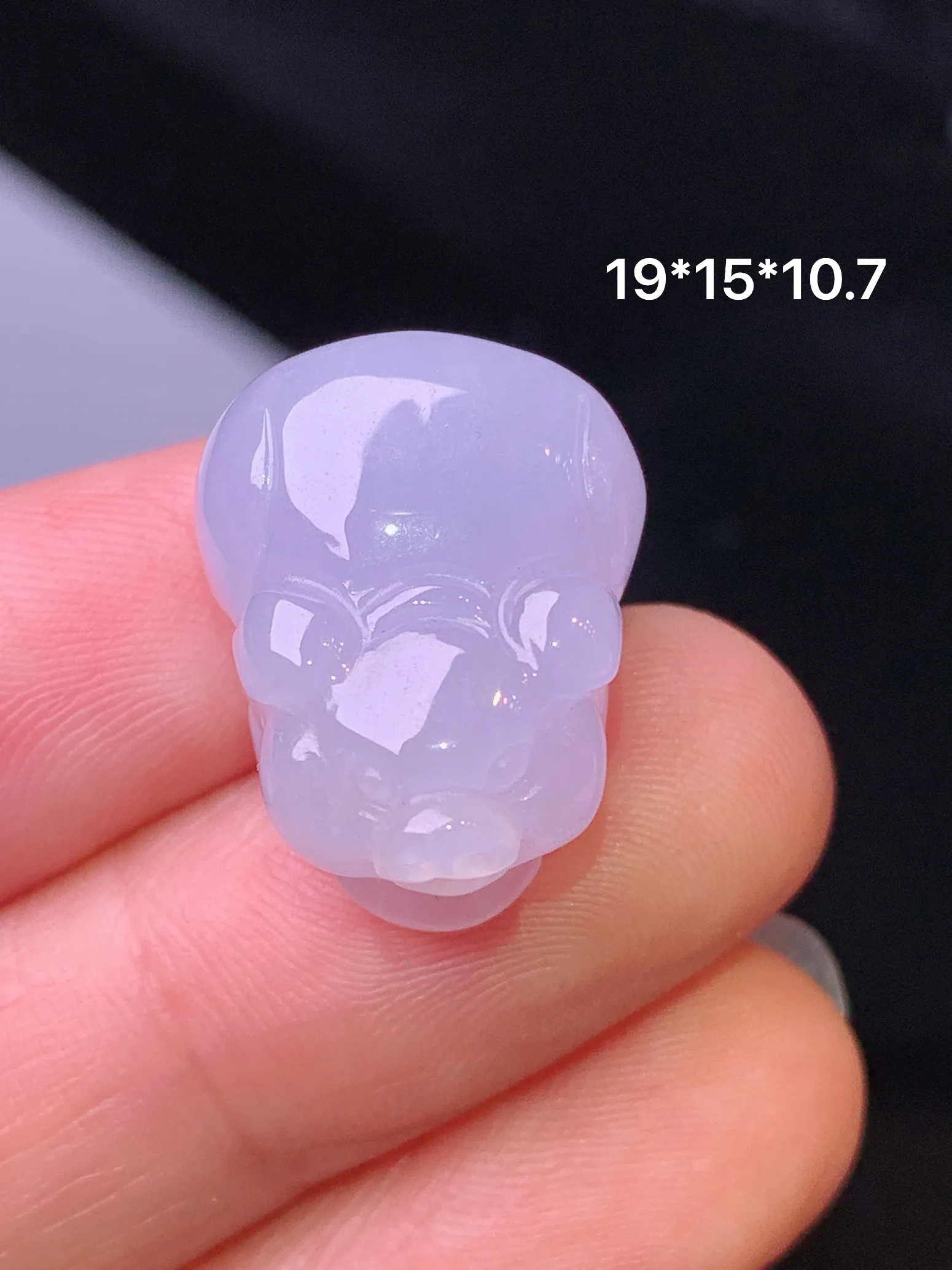 淡紫罗兰生肖猪吊坠 玉质细腻 色泽艳丽 整体尺寸19*15*10.5