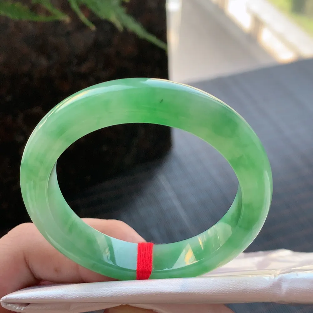 正圈冰糯阳绿 无瑕 尺寸: 51.5/11.7/8.6 色好🥰🥰