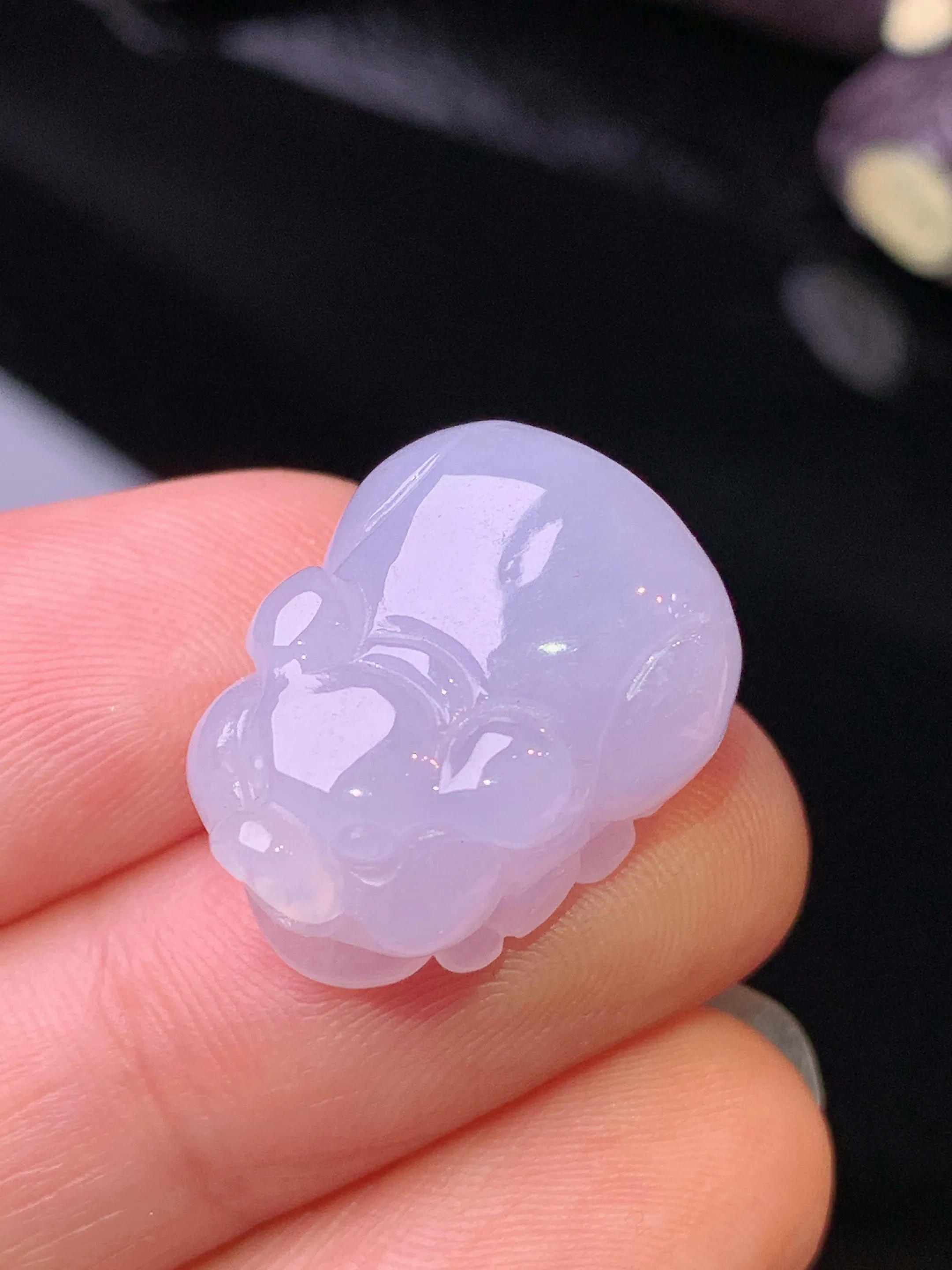 淡紫罗兰生肖猪吊坠 玉质细腻 色泽艳丽 整体尺寸19*15*10.5