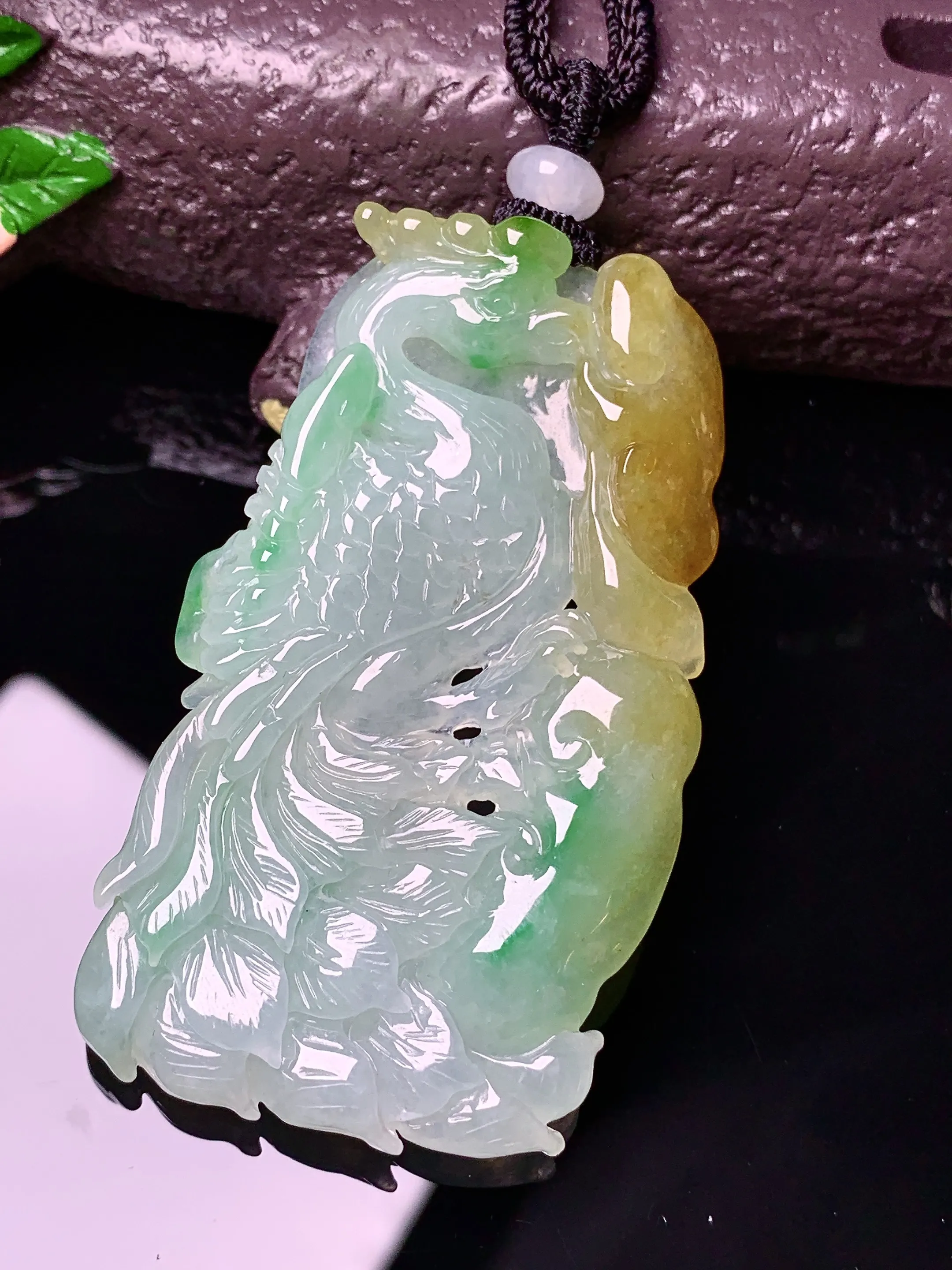 飘黄绿凤凰吊坠 玉质细腻 色泽清新艳丽 整体尺寸56*31.8*6