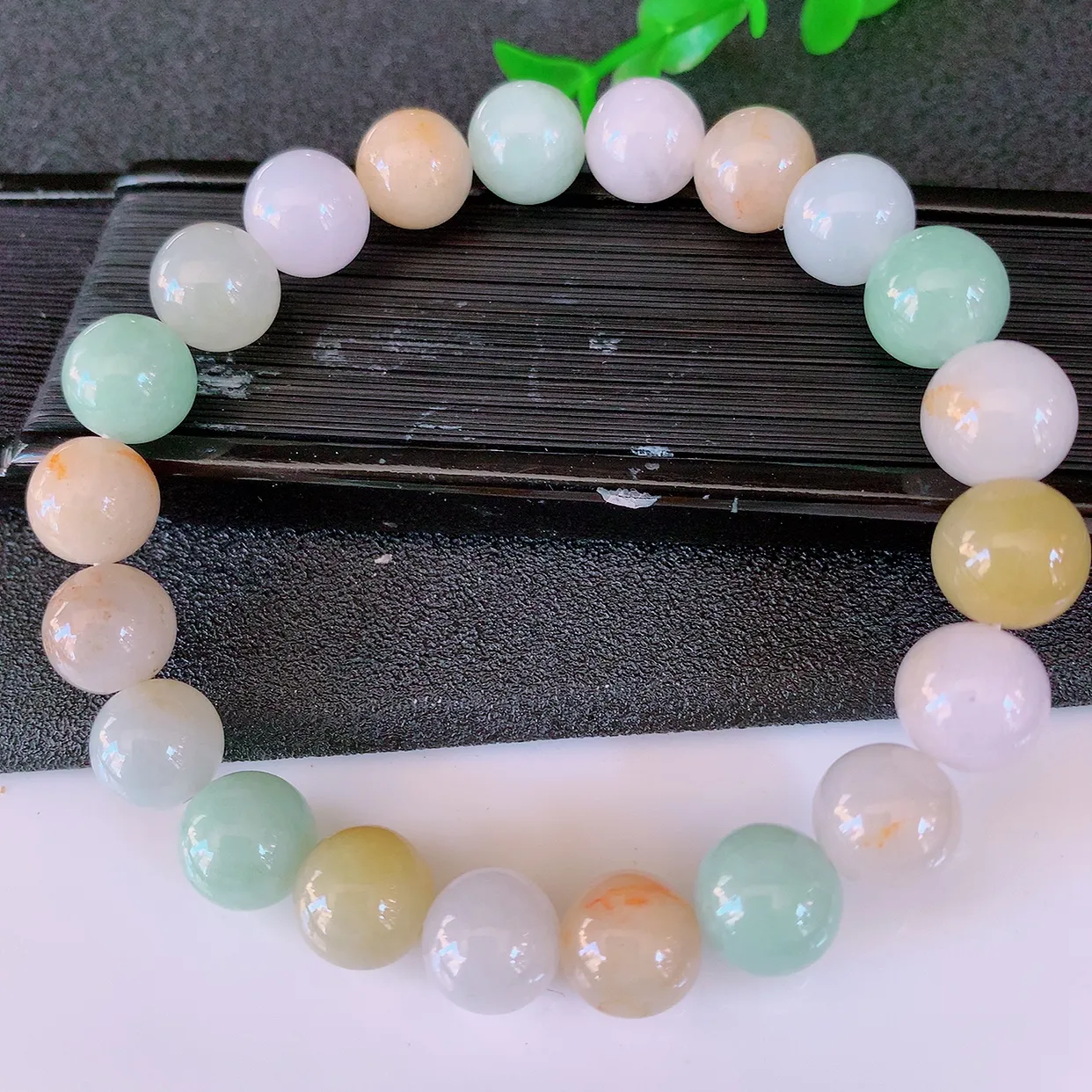 自然光实拍，冰润多宝翡翠手链，多彩翡翠手串，颜色丰富，料子细腻，高档大气，自戴送礼佳品！#46.16