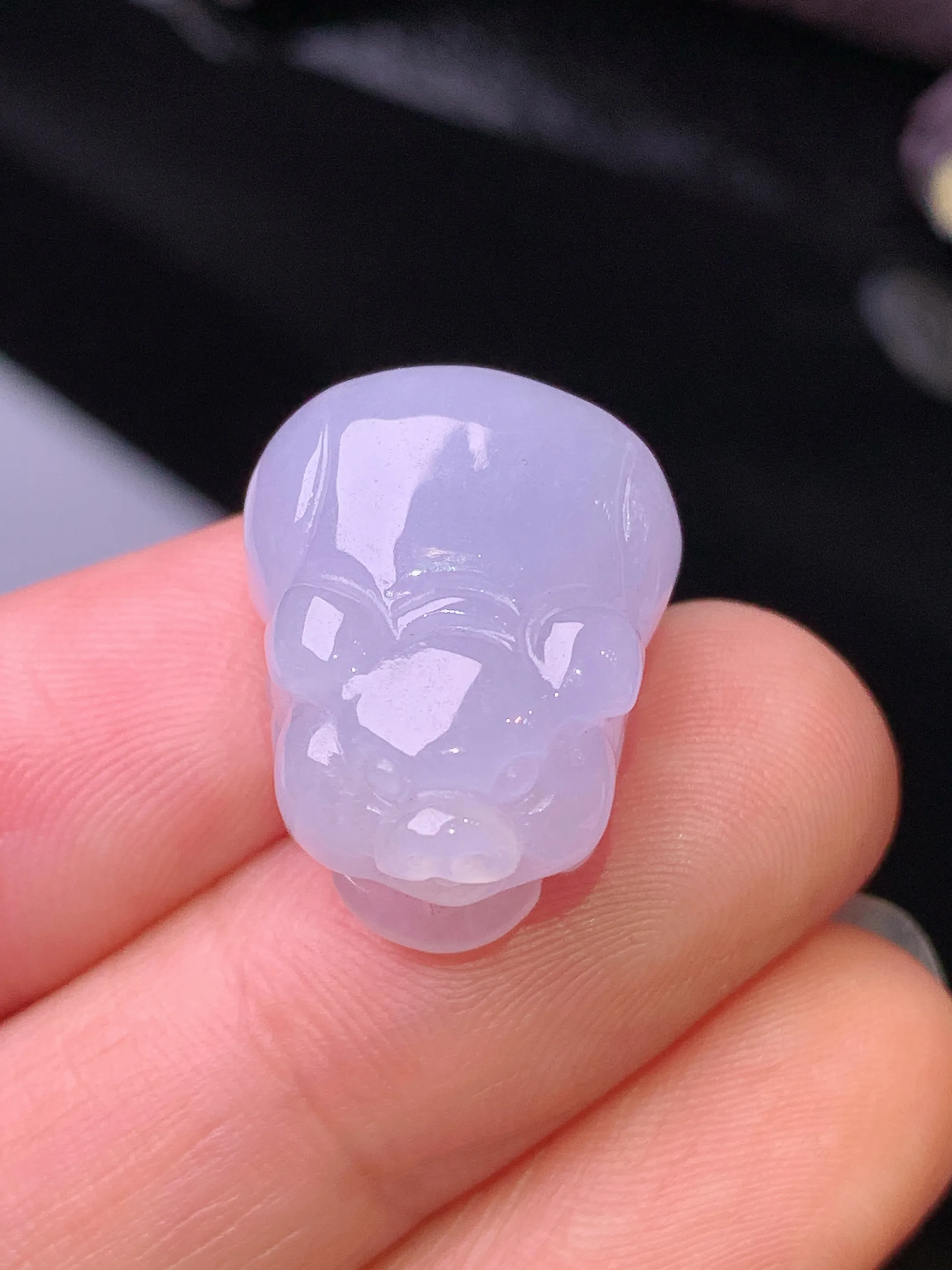 淡紫罗兰生肖猪吊坠 玉质细腻 色泽艳丽 整体尺寸19*15*10.5