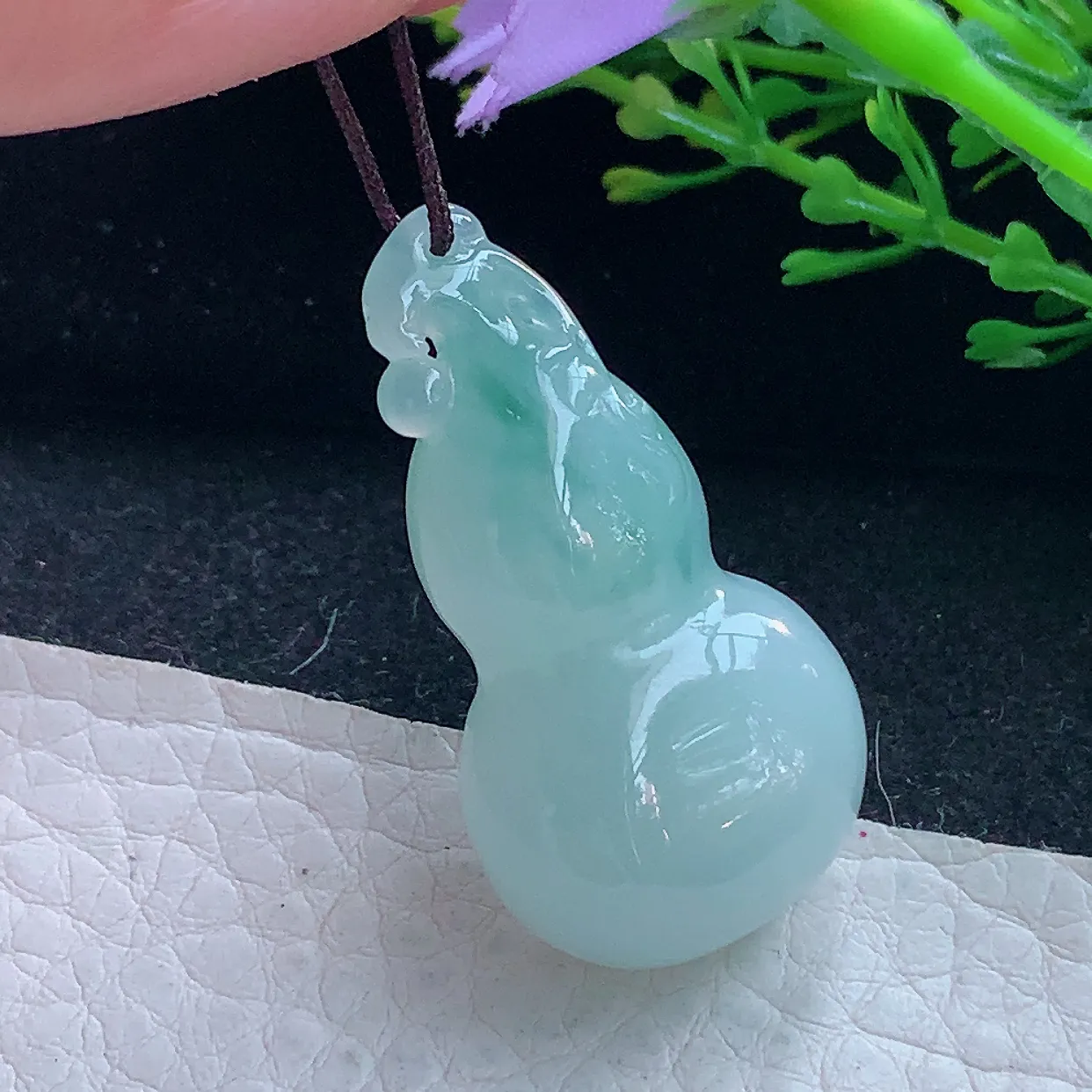 lz自然光36.8*19.8*12.5缅甸翡翠精雕冰胶飘花饱满葫芦玉吊坠 玉挂件