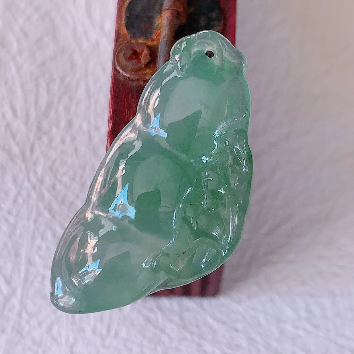 自然光实拍，冰种飘花翡翠四季豆吊坠，平安豆福豆玉坠，冰润通透，豆粒饱满，寓意：豆蔻年华！#46.16