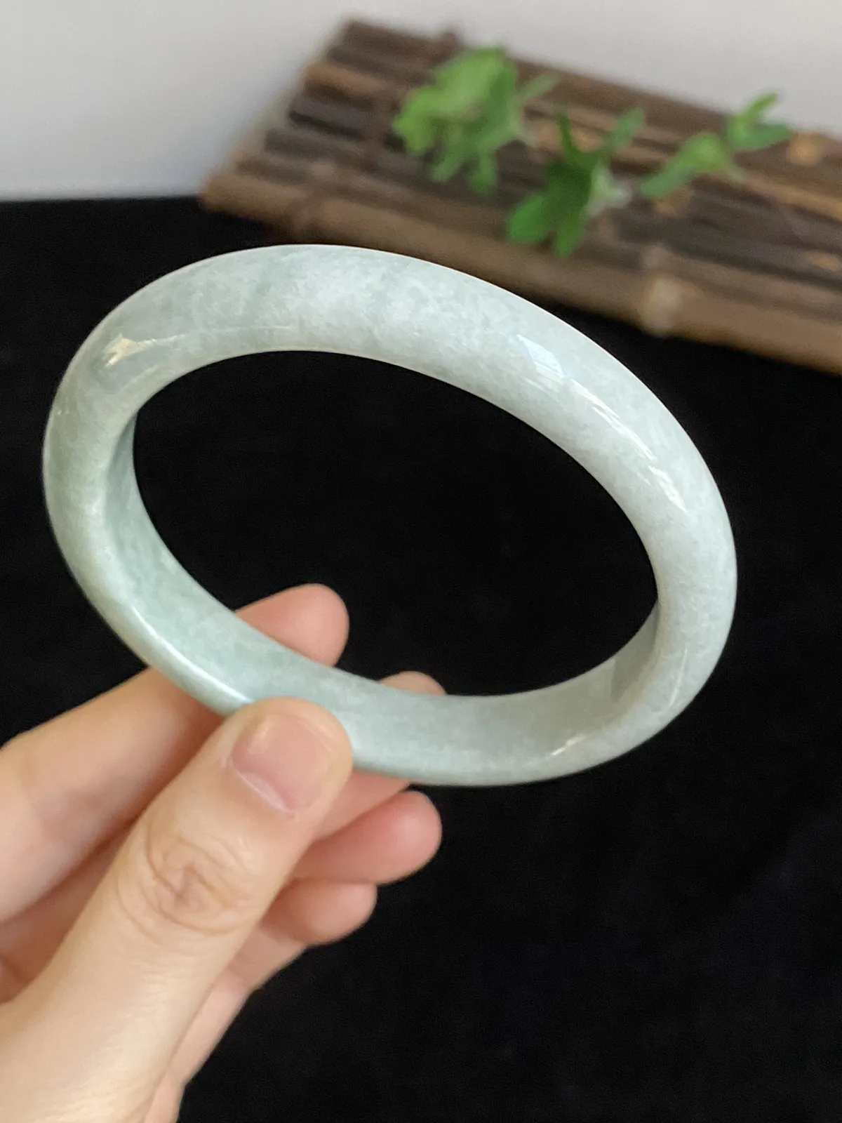 贵妃镯60圈口，翡翠手镯