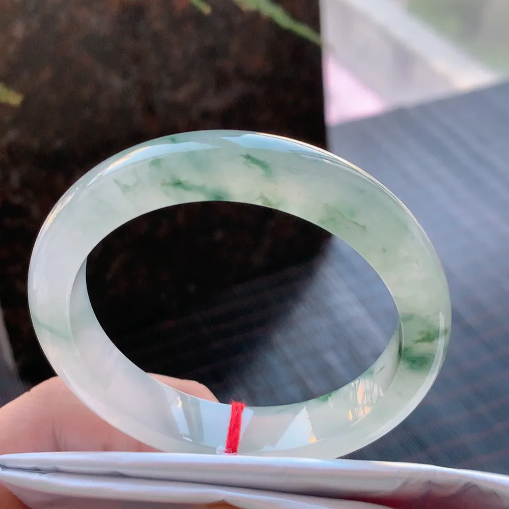 正圈高冰飘花 无瑕 尺寸:56.4/12.3/8.4 花美