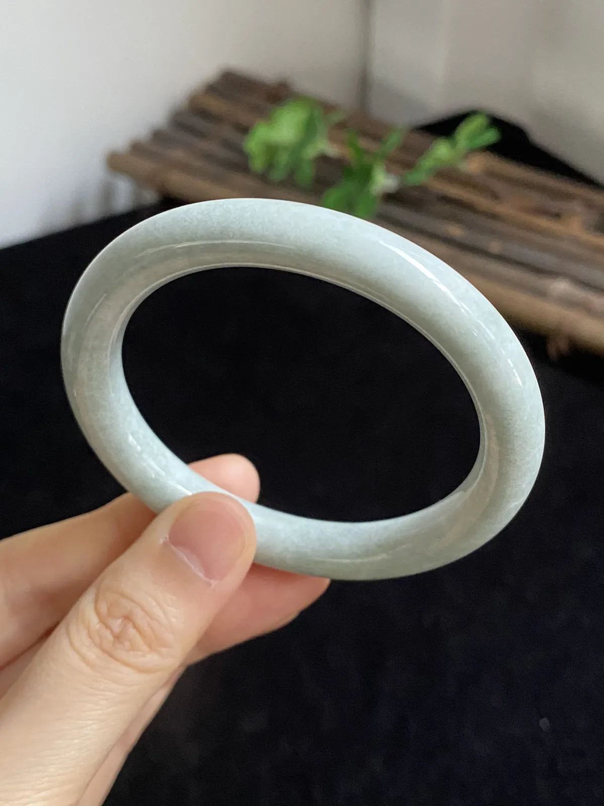 贵妃镯52圈口，翡翠手镯