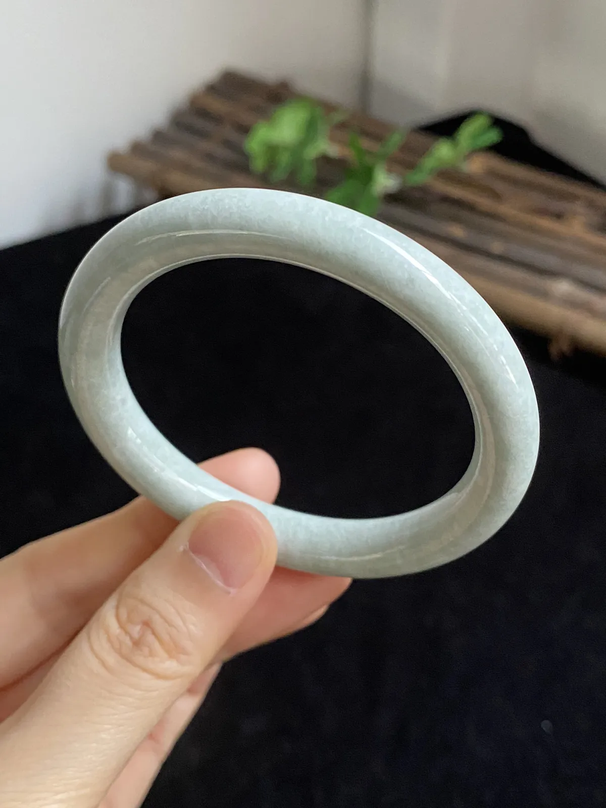 贵妃镯52圈口，翡翠手镯