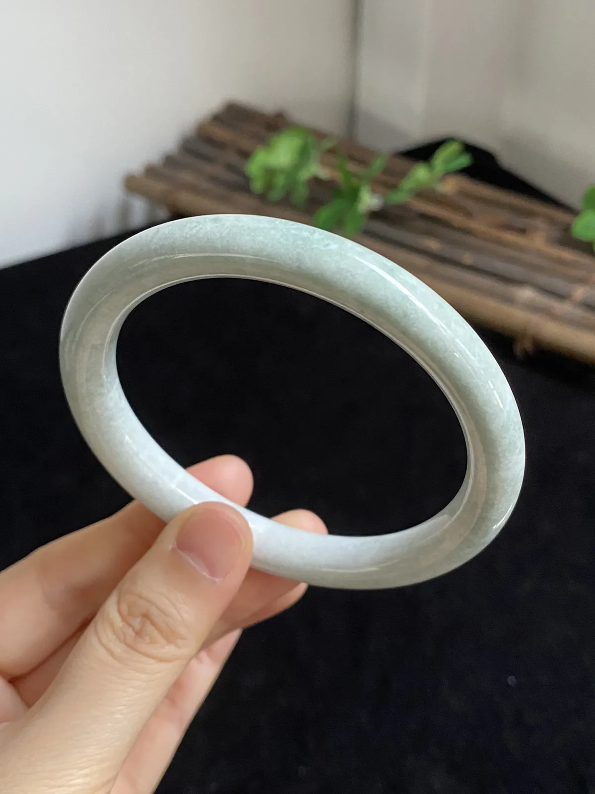 贵妃镯60圈口，翡翠手镯