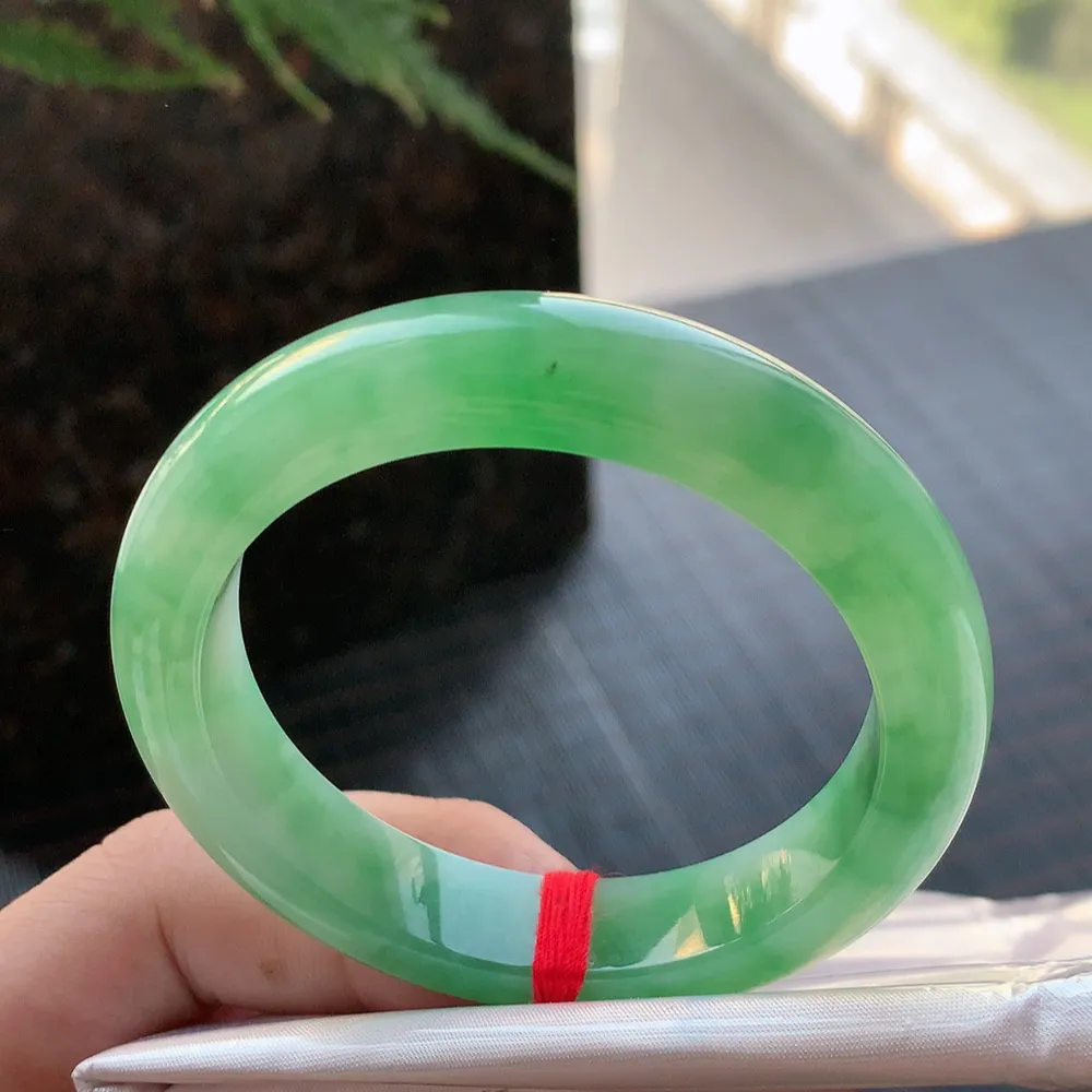 正圈冰糯阳绿 无瑕 尺寸: 51.5/11.7/8.6 色好🥰🥰