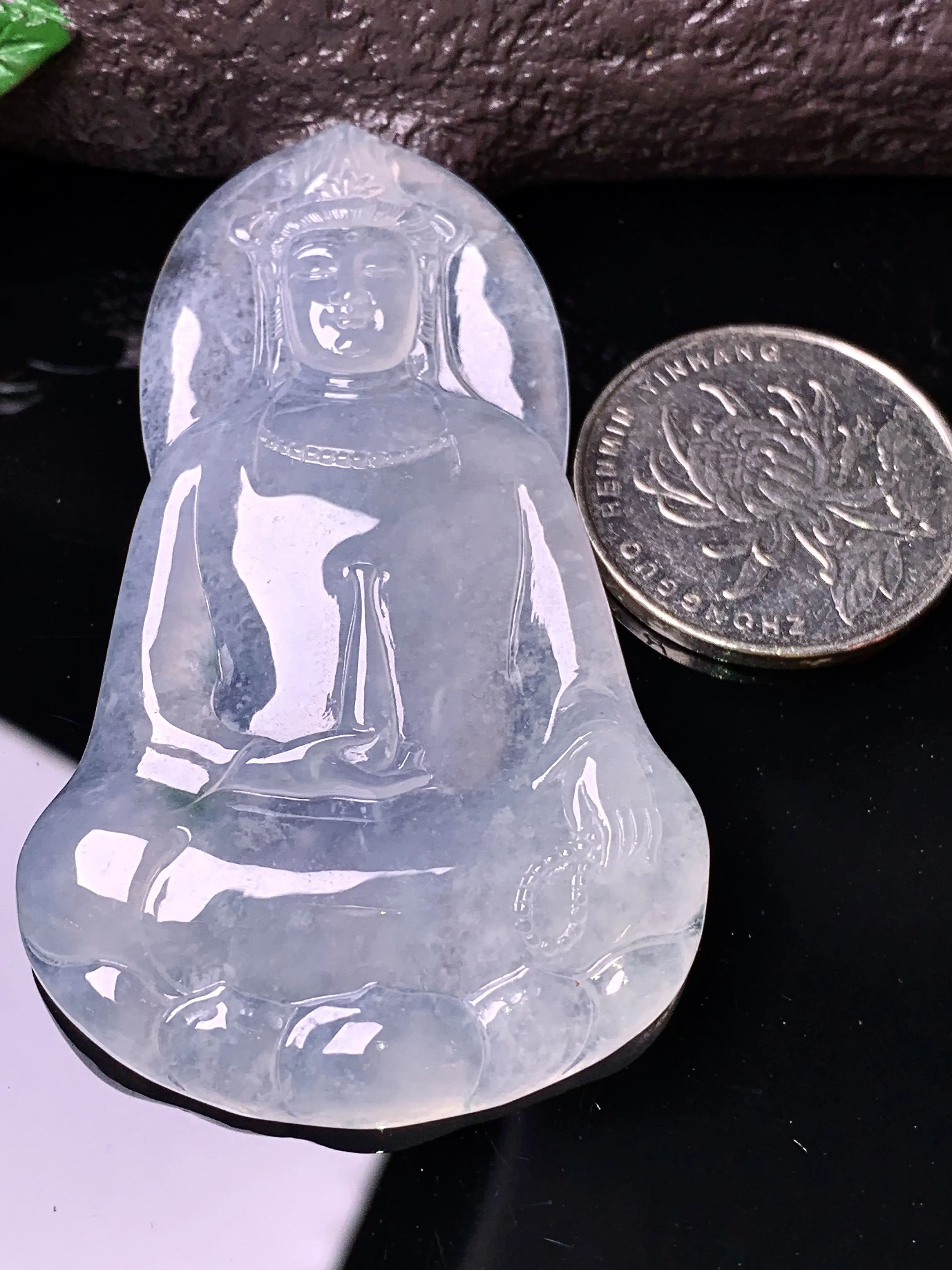 冰种观音吊坠 玉质细腻 色泽清新艳丽 整体尺寸60.5*37.7*5.8