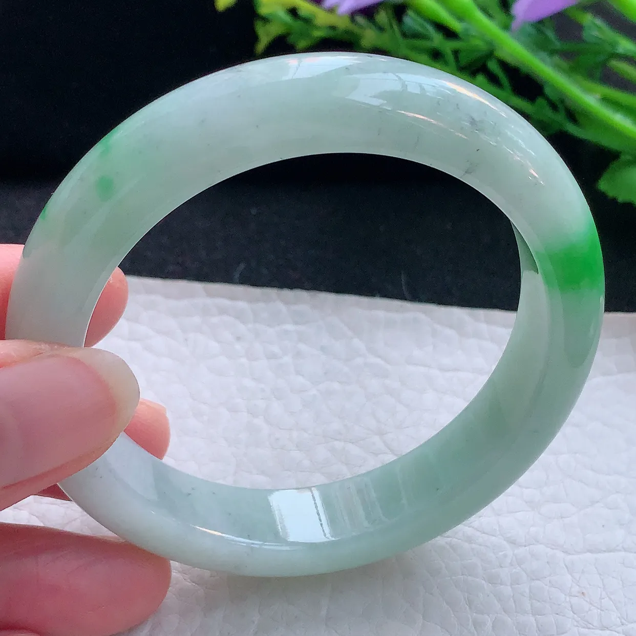 n自然光56*12.5*8.5平安镯 翡翠a货玉手镯精美飘阳绿宽边玉手环