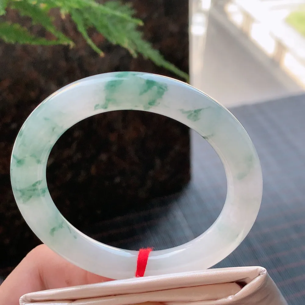 圆条冰飘花 无瑕 尺寸:53.7/9.5/9.9 花美