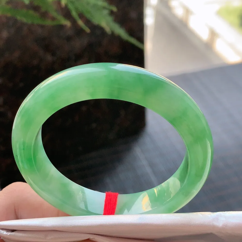 正圈冰糯阳绿 无瑕 尺寸: 51.5/11.7/8.6 色好🥰🥰