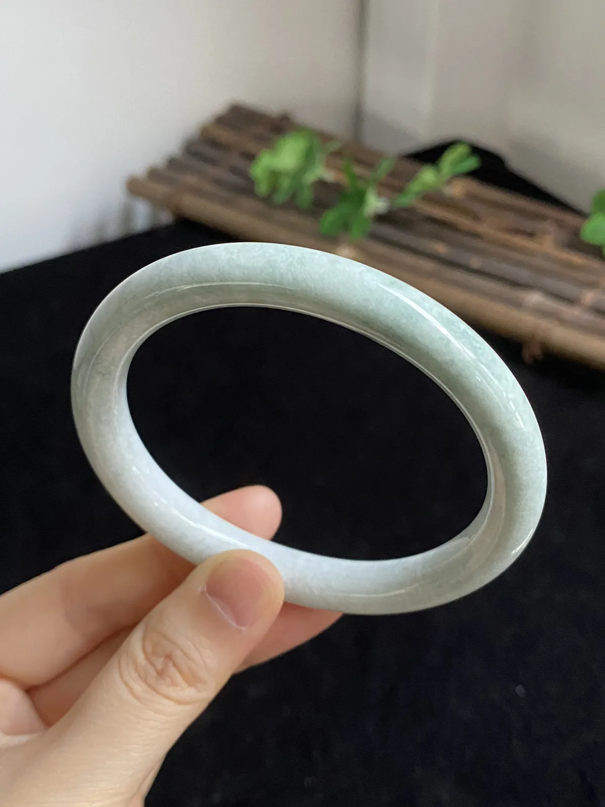 贵妃镯60圈口，翡翠手镯