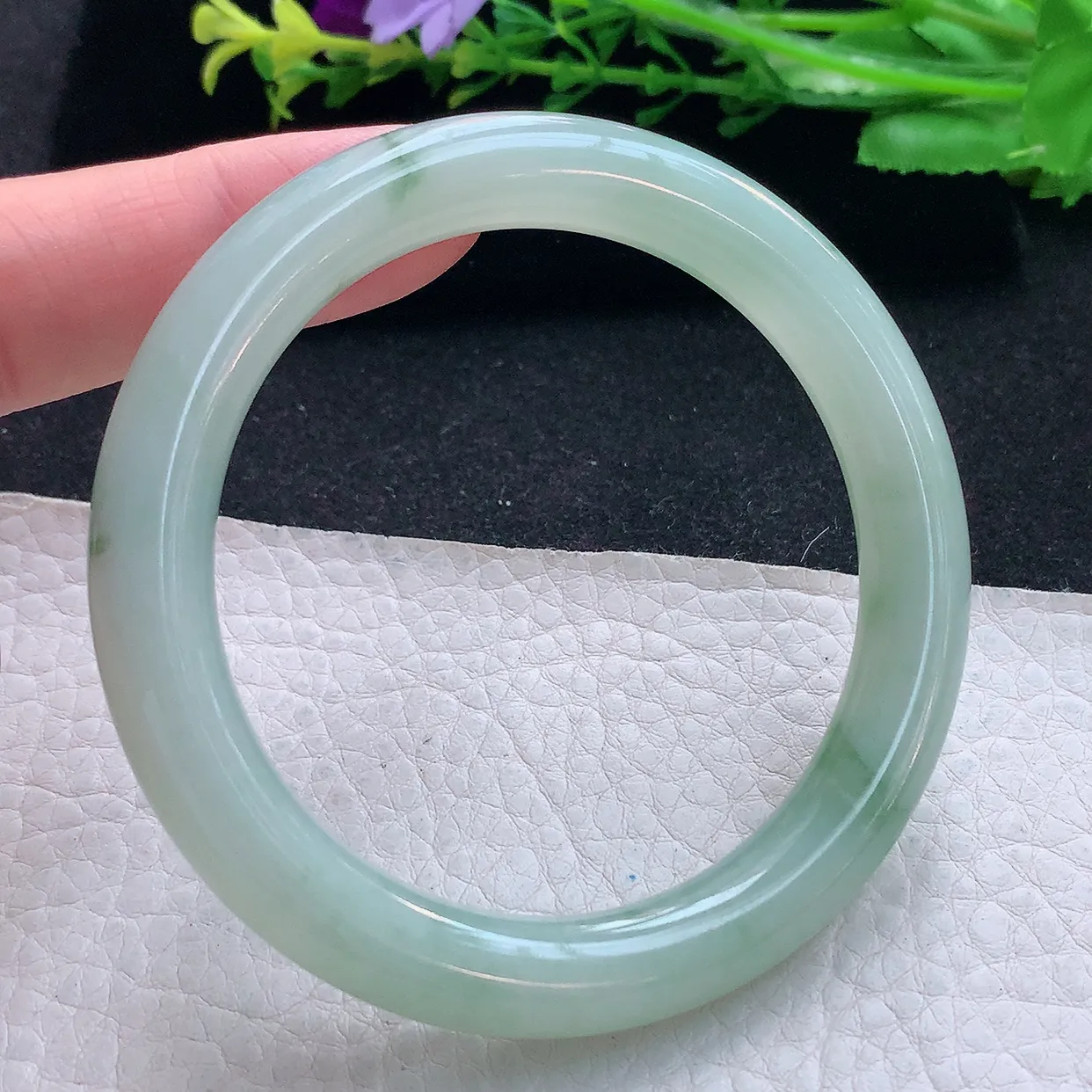 xx自然光56*9.3美人镯 翡翠a货玉手镯冰飘花圆条玉手环 叮当镯