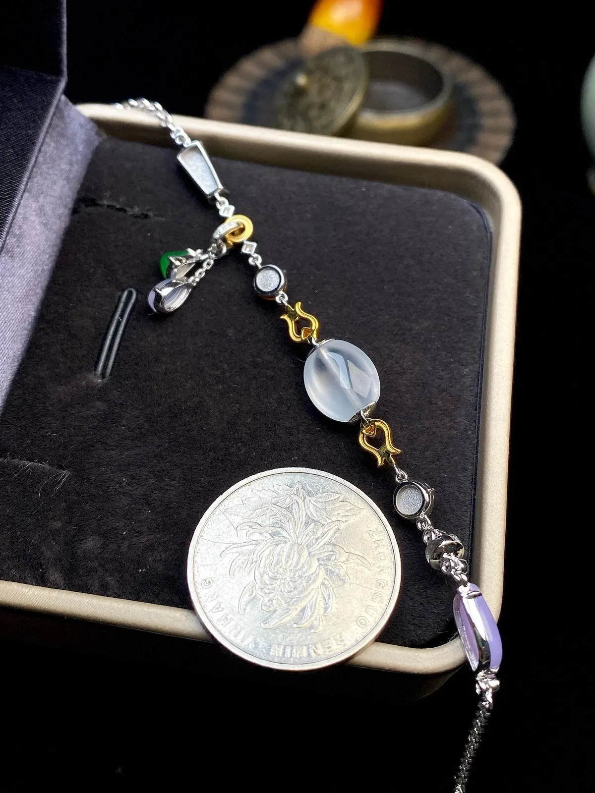 【冰种路路通组合镶嵌手链】颗颗冰透，饱满圆润，光泽闪耀，流行款，18K金钻镶嵌，裸石尺寸11*9.4